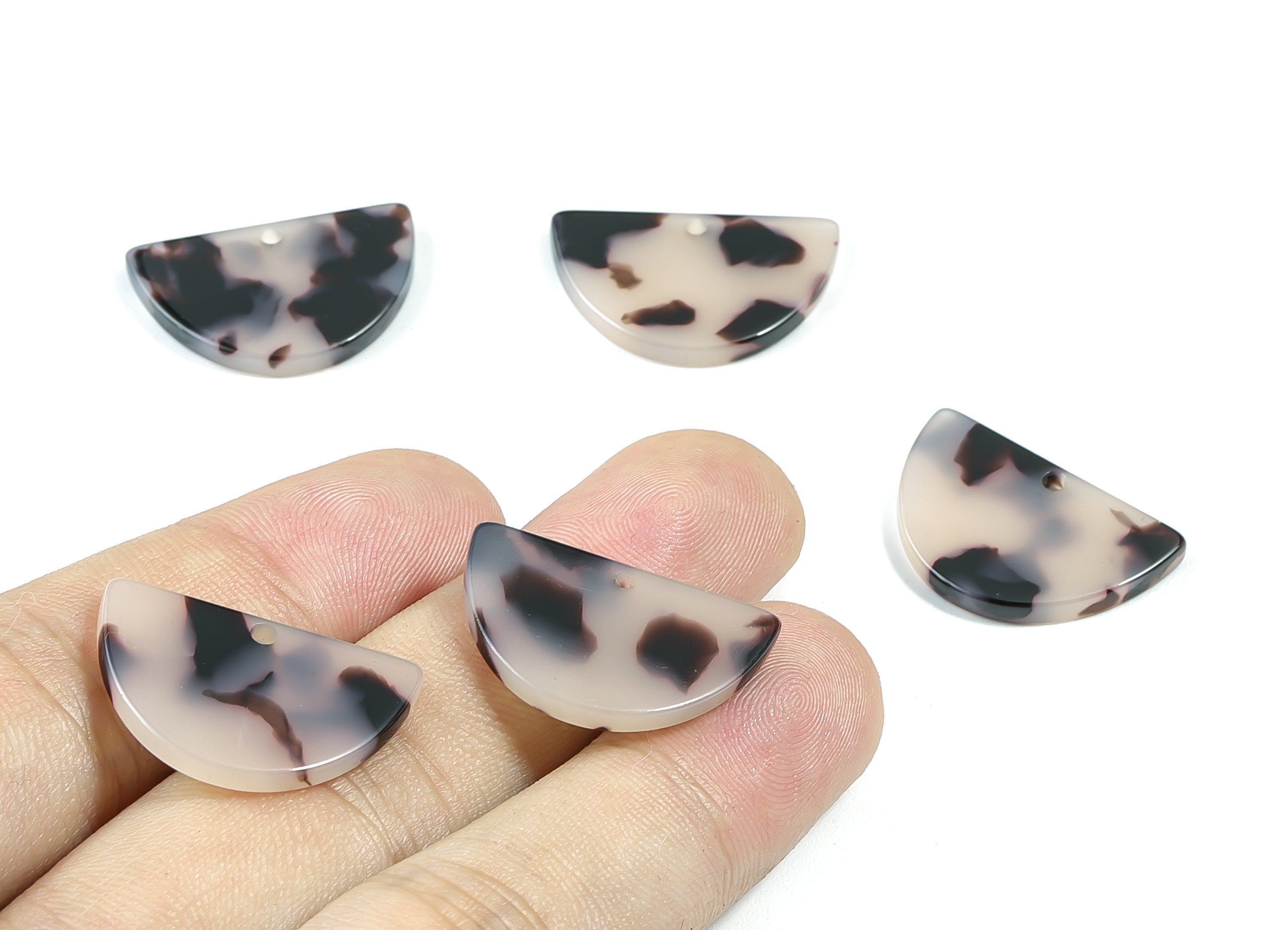Acetate D Charms - Blonde Tortoise Shell Earrings - D Earrings and Pendant - Earring Findings - Color Code: A06 - 17x25x2.5mm - AC1058B - DOMEDBAZAAR