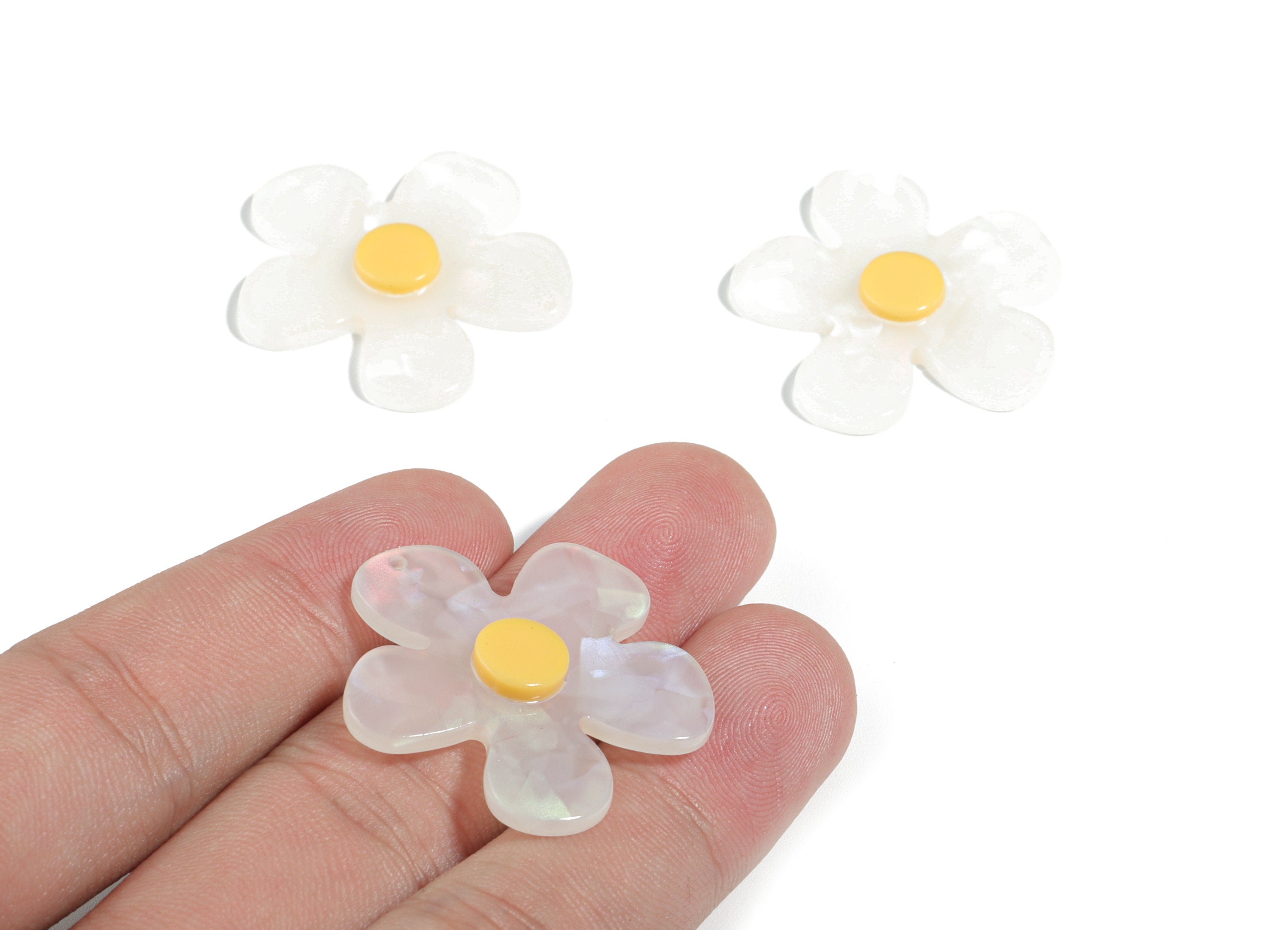 Acrylic Daisy Charms - Daisy Earring and  Pandant - Earring Findings - Jewelry Supplies - 31.09x29.4x3.87mm - AC1908 - DOMEDBAZAAR