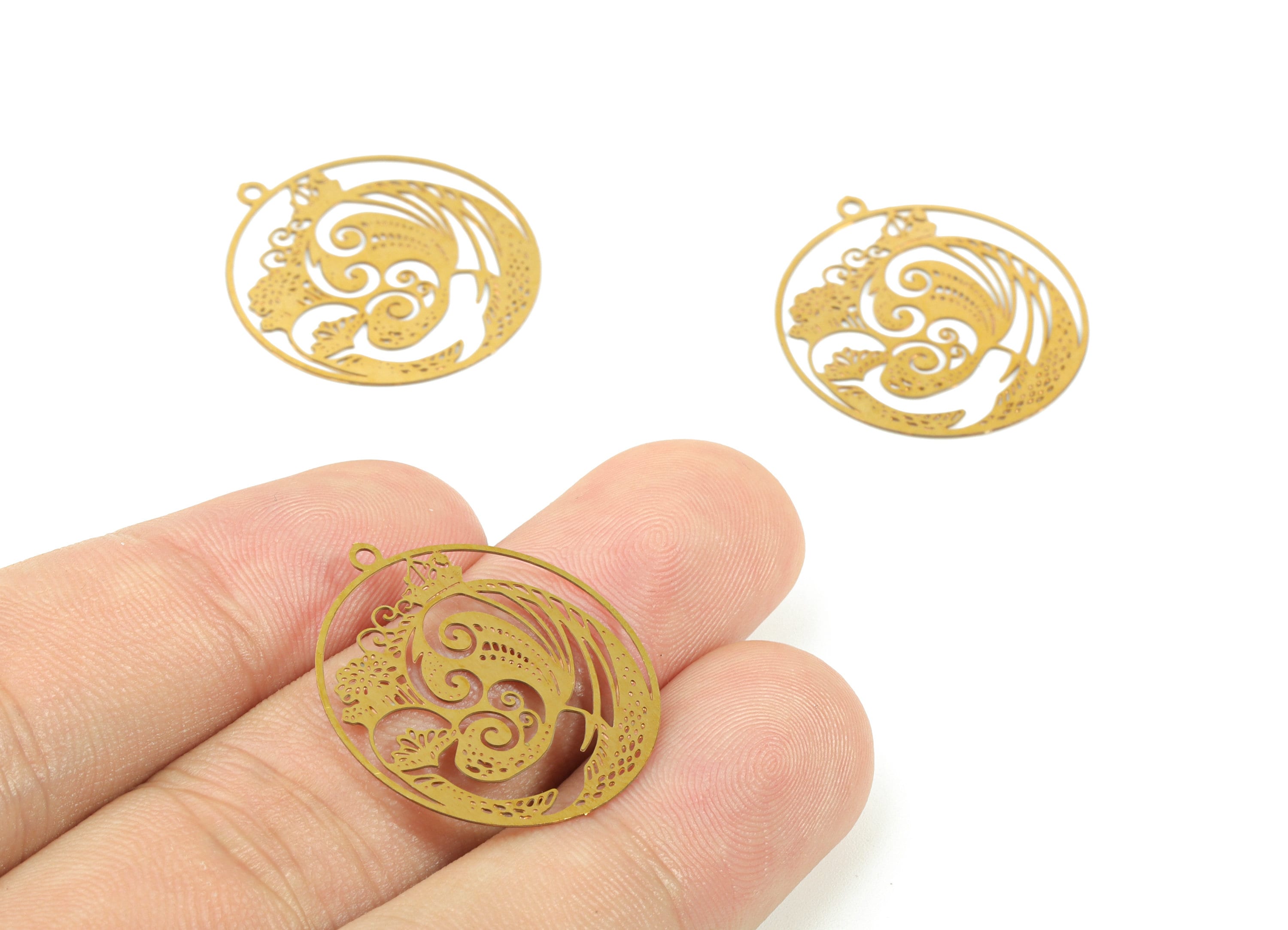 Brass Round Flower Earring Charms - Raw Brass Leaf Circle Pendant - Earring Findings - Jewelry Supplies - 26.11x23.81x0.3mm - JJB6107 - DOMEDBAZAAR