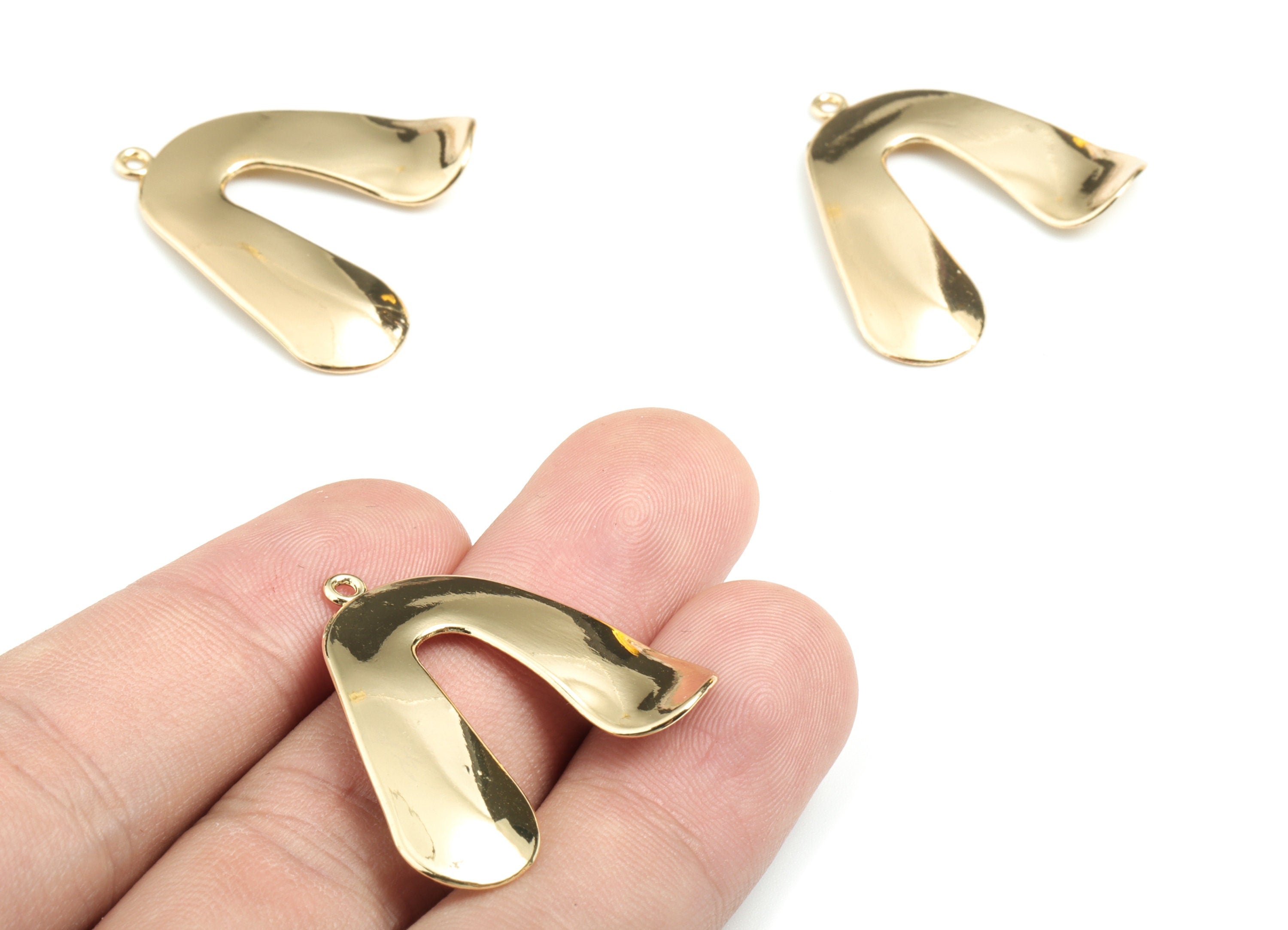 Alloy U Earring Charms - Gold Alloy U Pendant - Gold Tone Plated Alloy - Earrings Finding - Jewelry Supplies - 30.69x30.33x2.67mm - ZZ1719 - DOMEDBAZAAR