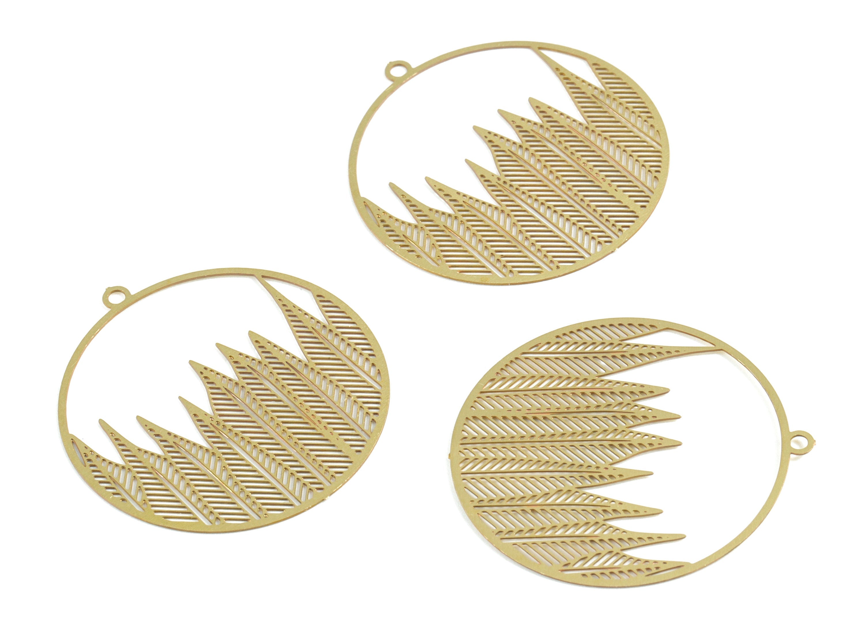 Brass Leafs Circle Earring Charms - Raw Brass Leafs Round Pendant - Earring Findings - Jewellery Supplies - 29.7x27.87x0.3mm - JJB6292 - DOMEDBAZAAR