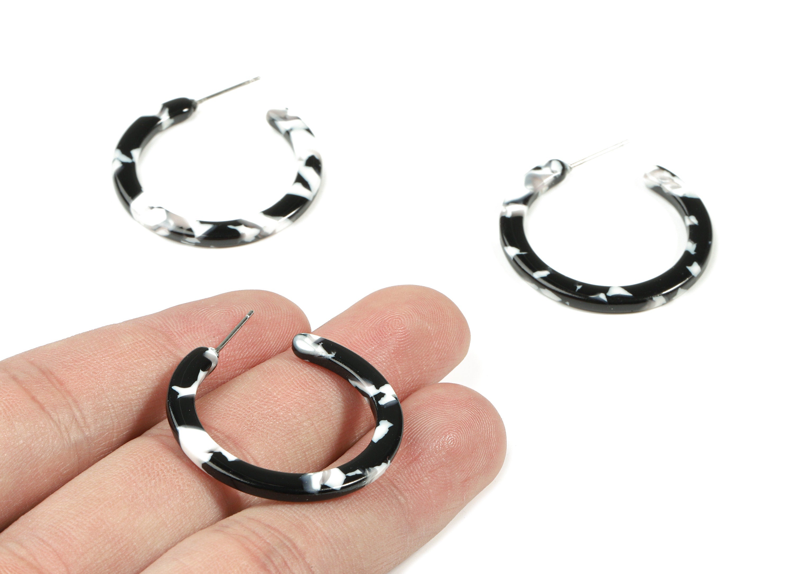 Open Hoop Earrings Stud - 1.2 inch Hoop Earring - Black White Round Earring Post - Color Code: A261 - 31.4x30.7x2.5mm - AC1829-A261 - DOMEDBAZAAR