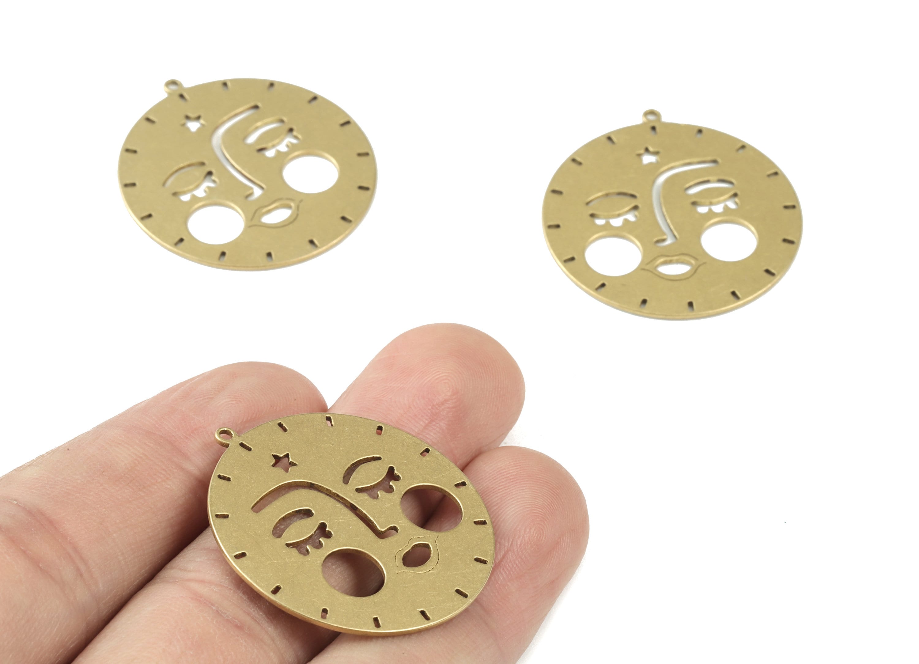 Round Sun Face Pendant - Raw Brass Asleep Sun Star Earring  Charms - Asleep Face Sun Charm - Jewelry Supplies - 32x30x0.8mm - PPM3509 - DOMEDBAZAAR