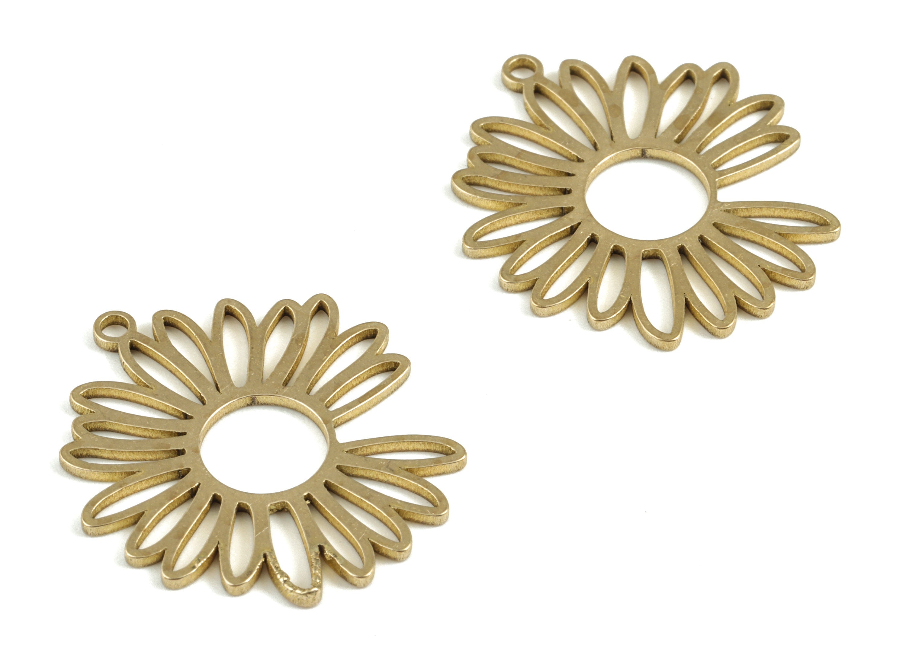 Brass Flower Earring Charms - Raw Brass Flower Pendant - Earring Findings - Jewelry Supplies - 24.91x21.87x1mm - PP3747 - DOMEDBAZAAR