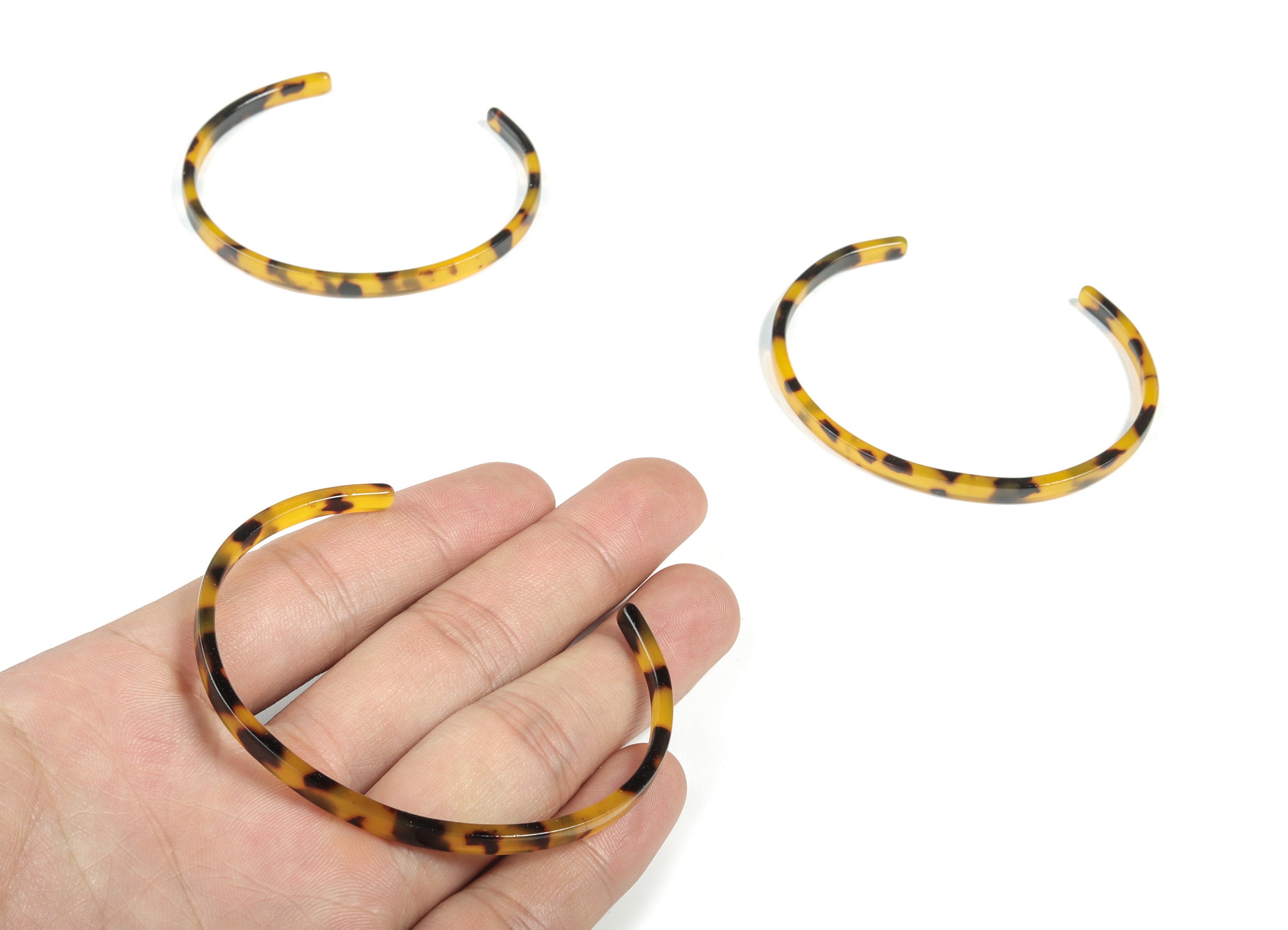 Acetate Acrylic Cuff Bracelet - Tortoise Shell Cuff Bracelet - Circle Bracelet - Color Code: A02 - 64.31x52.42x3.58mm - AC2181-A02 - DOMEDBAZAAR