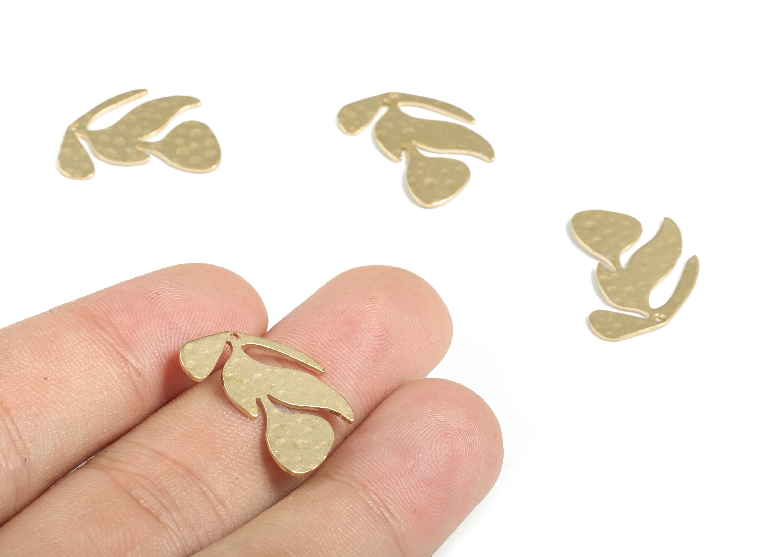 Brass Hammered Flower Earring Charms - Raw Brass Flower Pendant - Earring Findings - Jewelry Making Supplies - 21.11x15.11x0.86mm - PP3855 - DOMEDBAZAAR