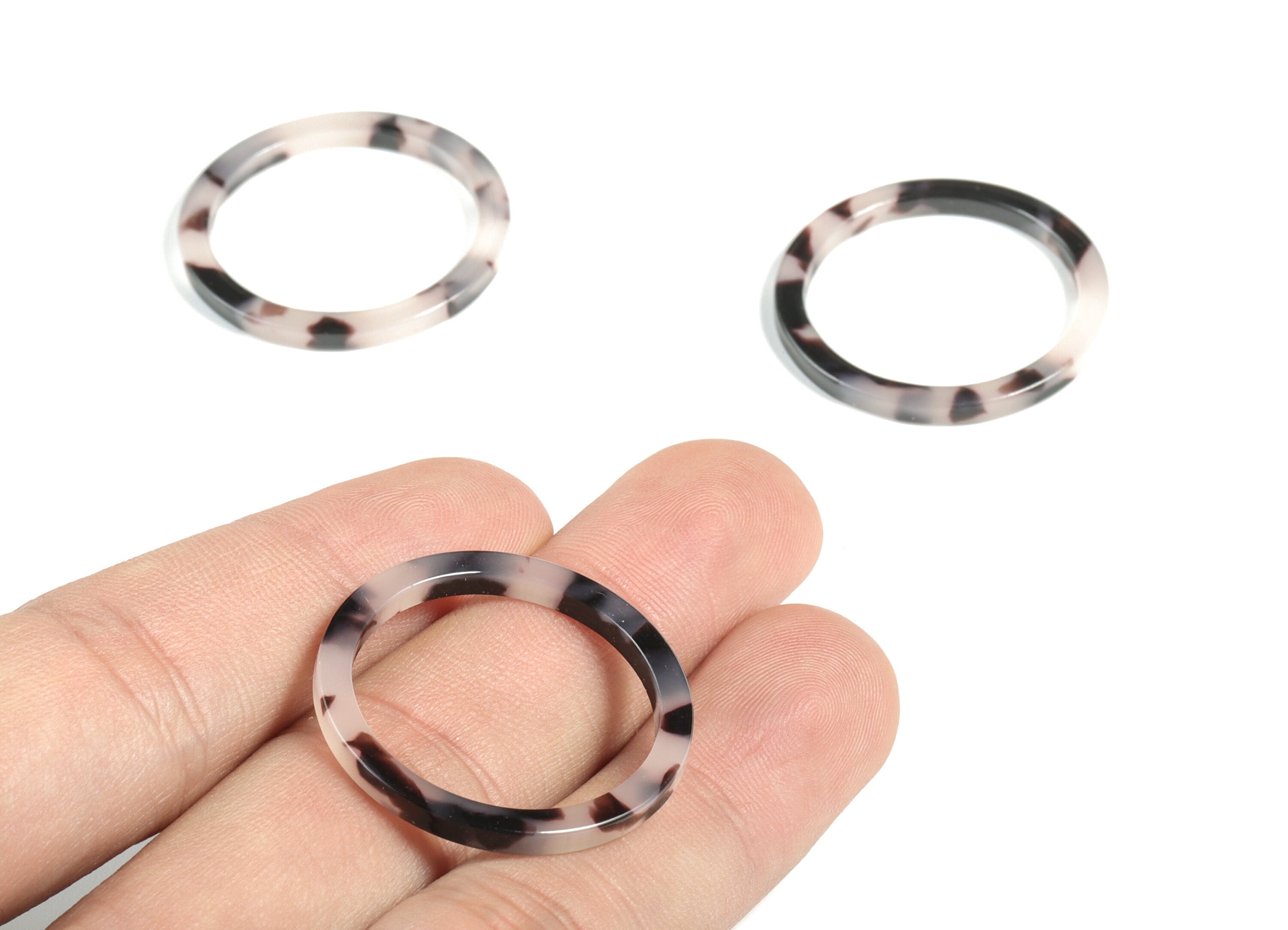 Acetate Hoop Earrings Charms - Blonde Tortoise Hoop Shell Earrings Pendant - No Hole - Color Code: A07 - 29.8x29.8x2.52mm - AC1119-A07-O - DOMEDBAZAAR