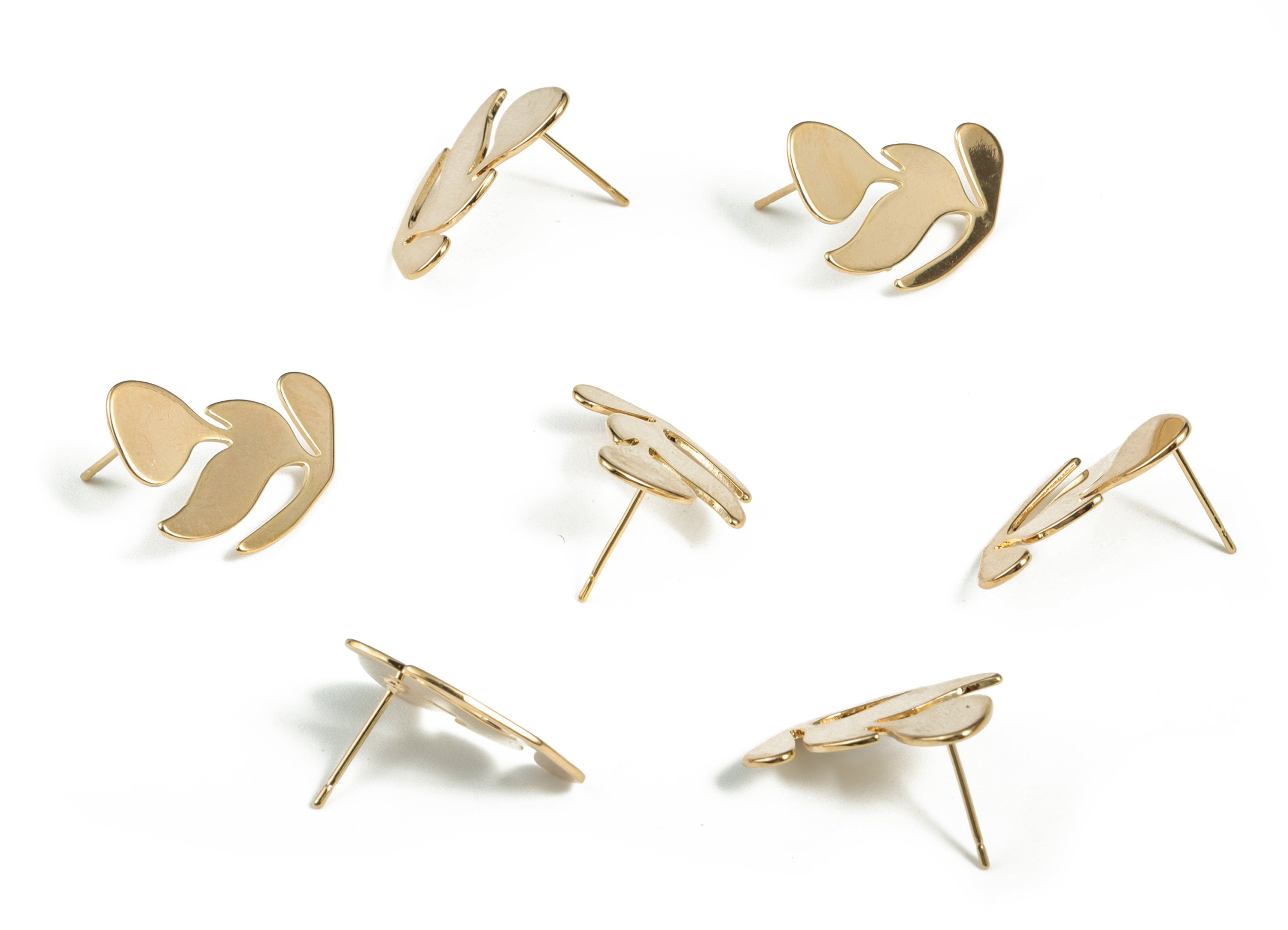 Brass Tulip Blank With Posts - Flower Stud Earring Findings - 18K Real Gold Plated Brass- Jewelry Supplies - 21.18x15.06x0.9mm - RGP2802 - DOMEDBAZAAR