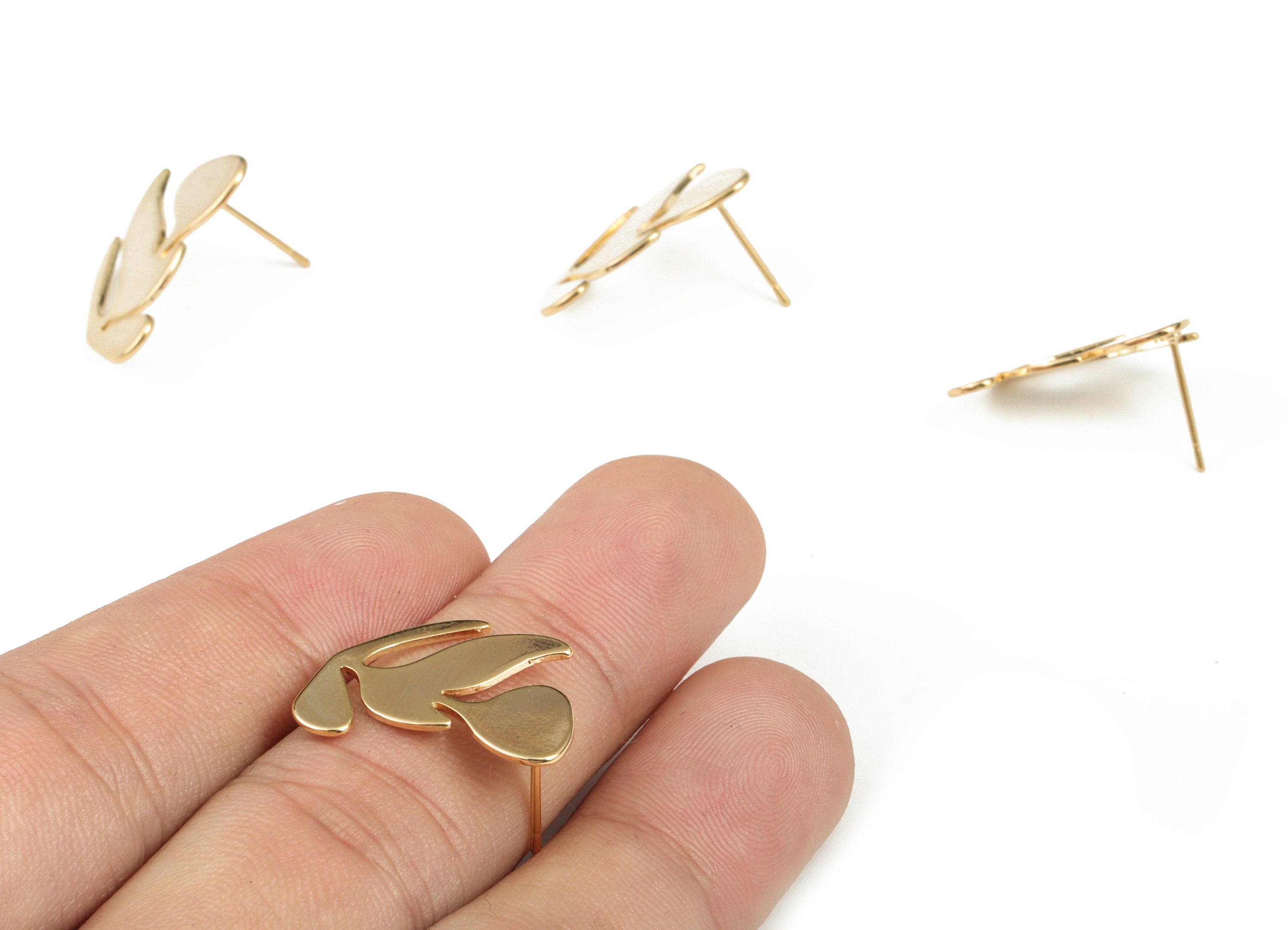 Brass Tulip Blank With Posts - Flower Stud Earring Findings - 18K Real Gold Plated Brass- Jewelry Supplies - 21.18x15.06x0.9mm - RGP2802 - DOMEDBAZAAR