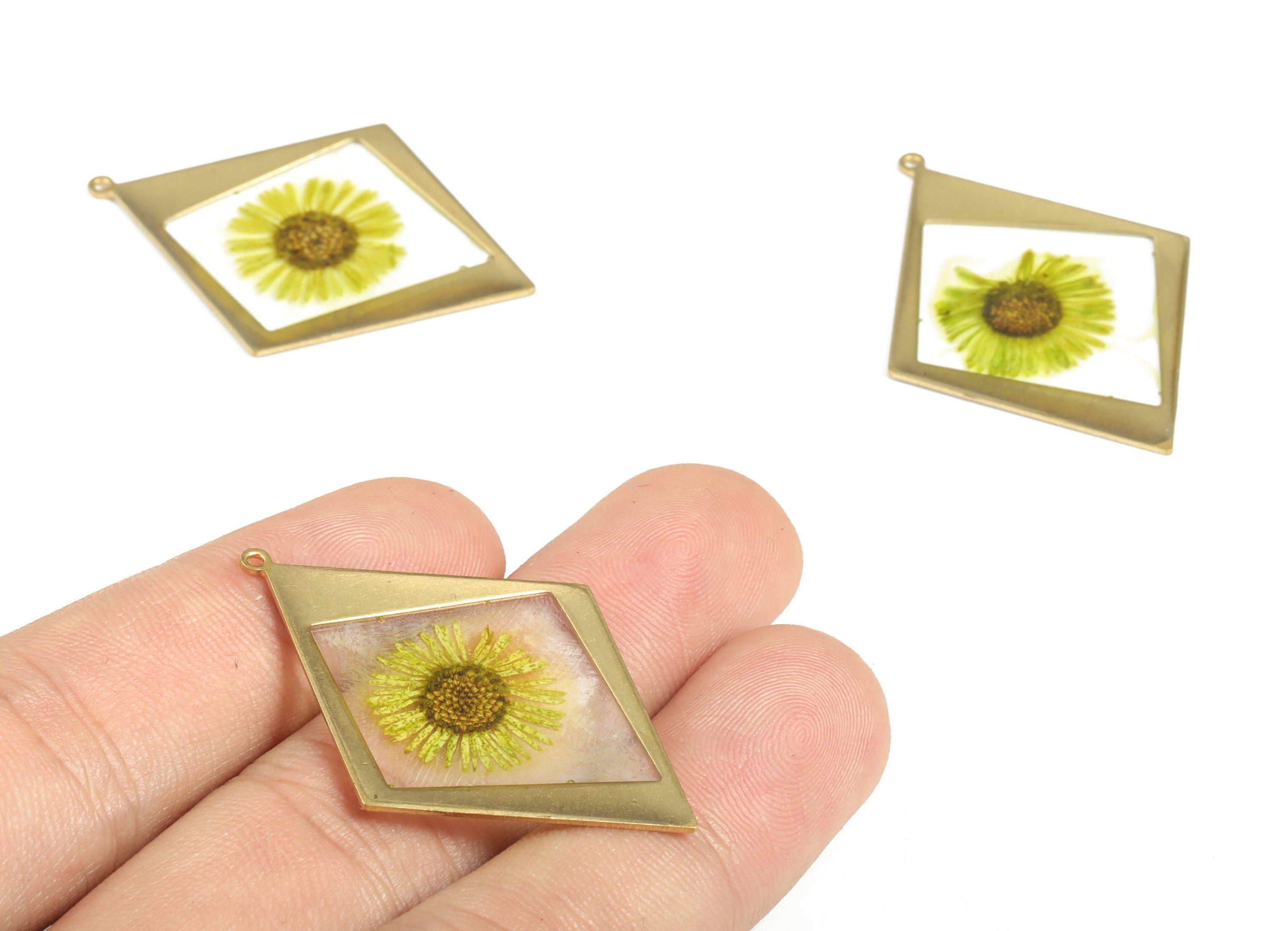Resin Diamond Earring Charms - Resin Real Flower Pendant - Raw Brass - Jewelry Making Supplies - 41.52x29.96x1.67mm - RC1147 - DOMEDBAZAAR