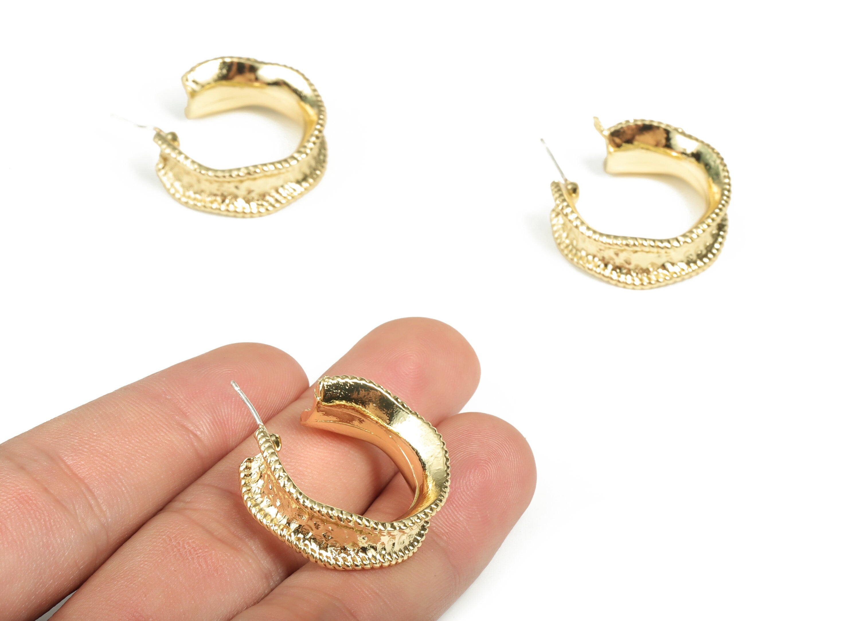 Alloy Hammered C Earring Stud - Zinc Alloy C Earring Post - Silver Stud - Gold Tone Plated - Jewelry Supplies - 24.63x21.23x3.73mm - ZZ1794 - DOMEDBAZAAR