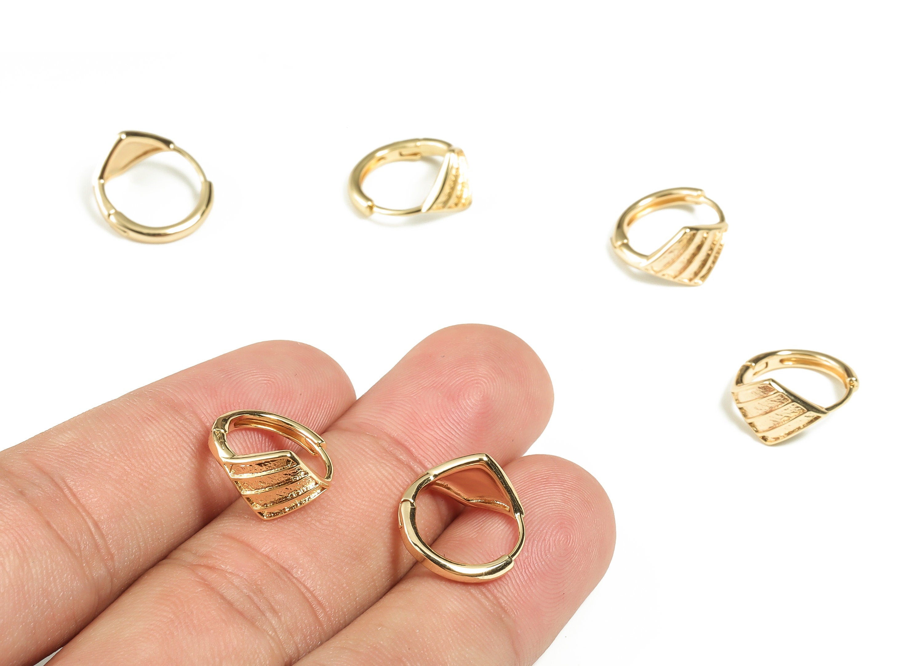 Brass Huggie Hoop Earrings – Diamond Shape Hoops – Minimalist Earring – 18k Gold Plated Round Earrings - 14.55×13.73×1.78mm - RGP3301 - DOMEDBAZAAR