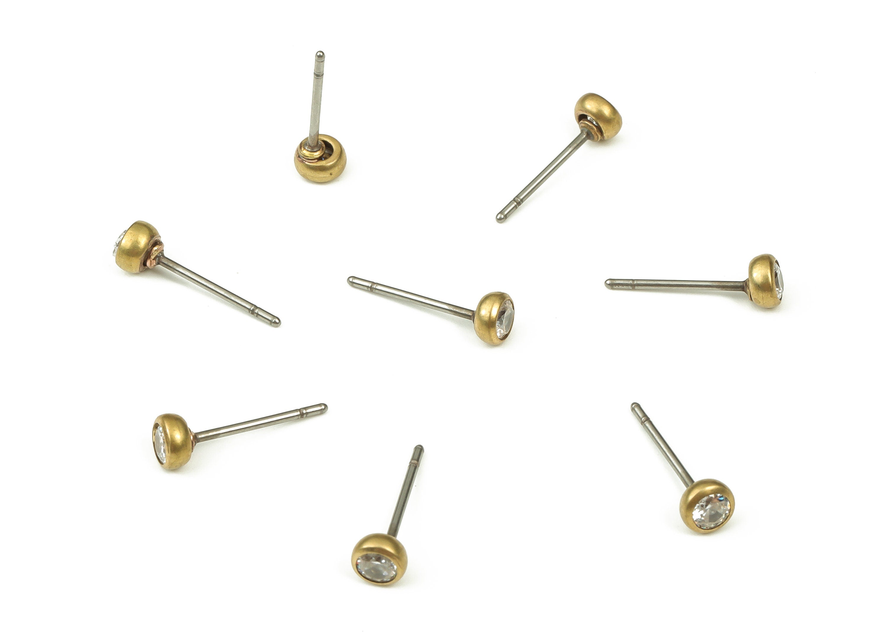 Brass Round Earring Stud Zircon – Raw Brass Circle Earring Post – Stainless Steel Stud – Jewelry Making Supplies - 3.97x3.97x2.08mm - PP4533 - DOMEDBAZAAR