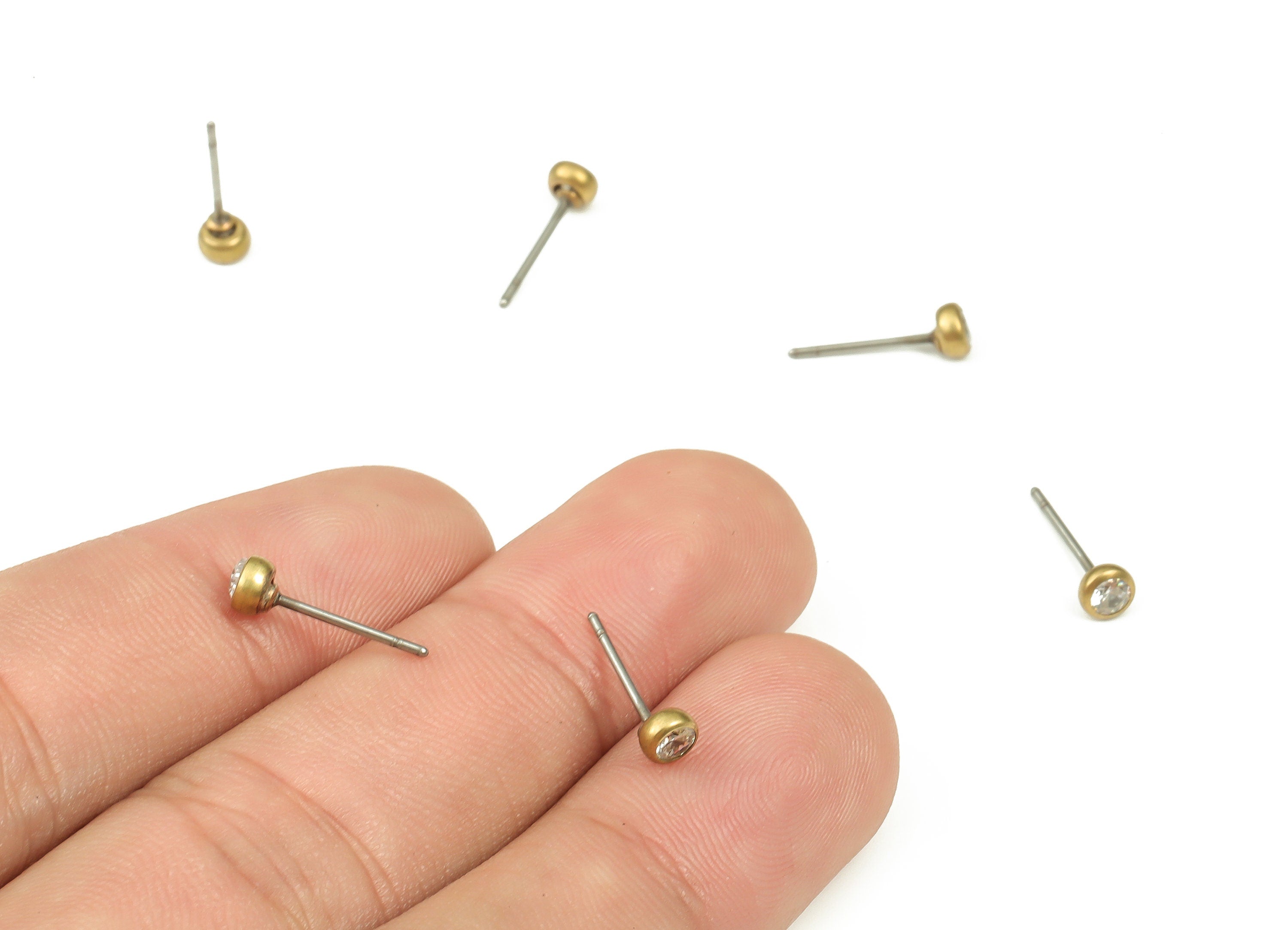 Brass Round Earring Stud Zircon – Raw Brass Circle Earring Post – Stainless Steel Stud – Jewelry Making Supplies - 3.97x3.97x2.08mm - PP4533 - DOMEDBAZAAR