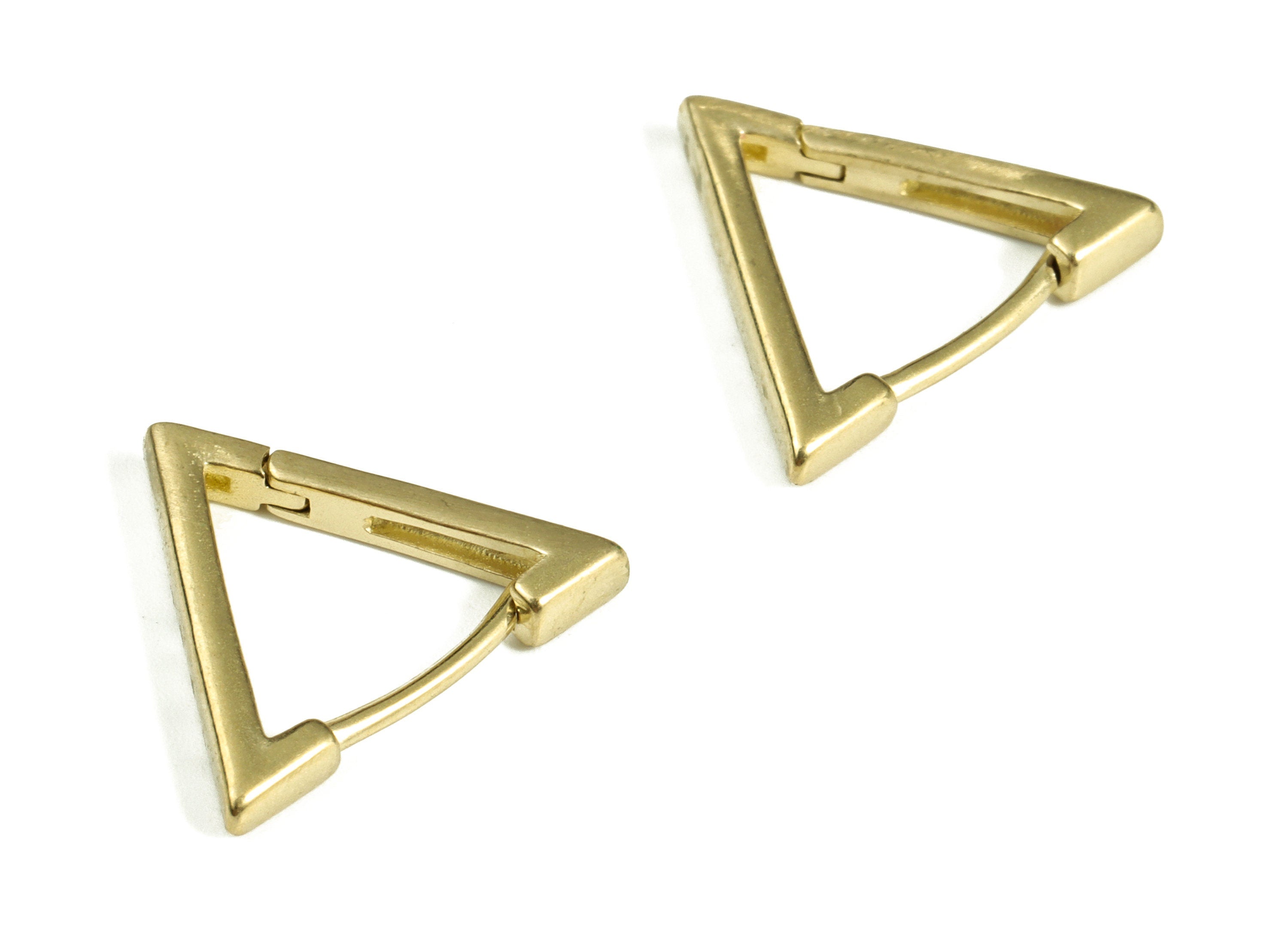 Triangle Hoop Earrings – Brass Geometric Design Hoops – Dainty Triangle Huggie Hoop Earrings – Jewelry Supply - 15.91×13.92×2.07mm - PP4131 - DOMEDBAZAAR