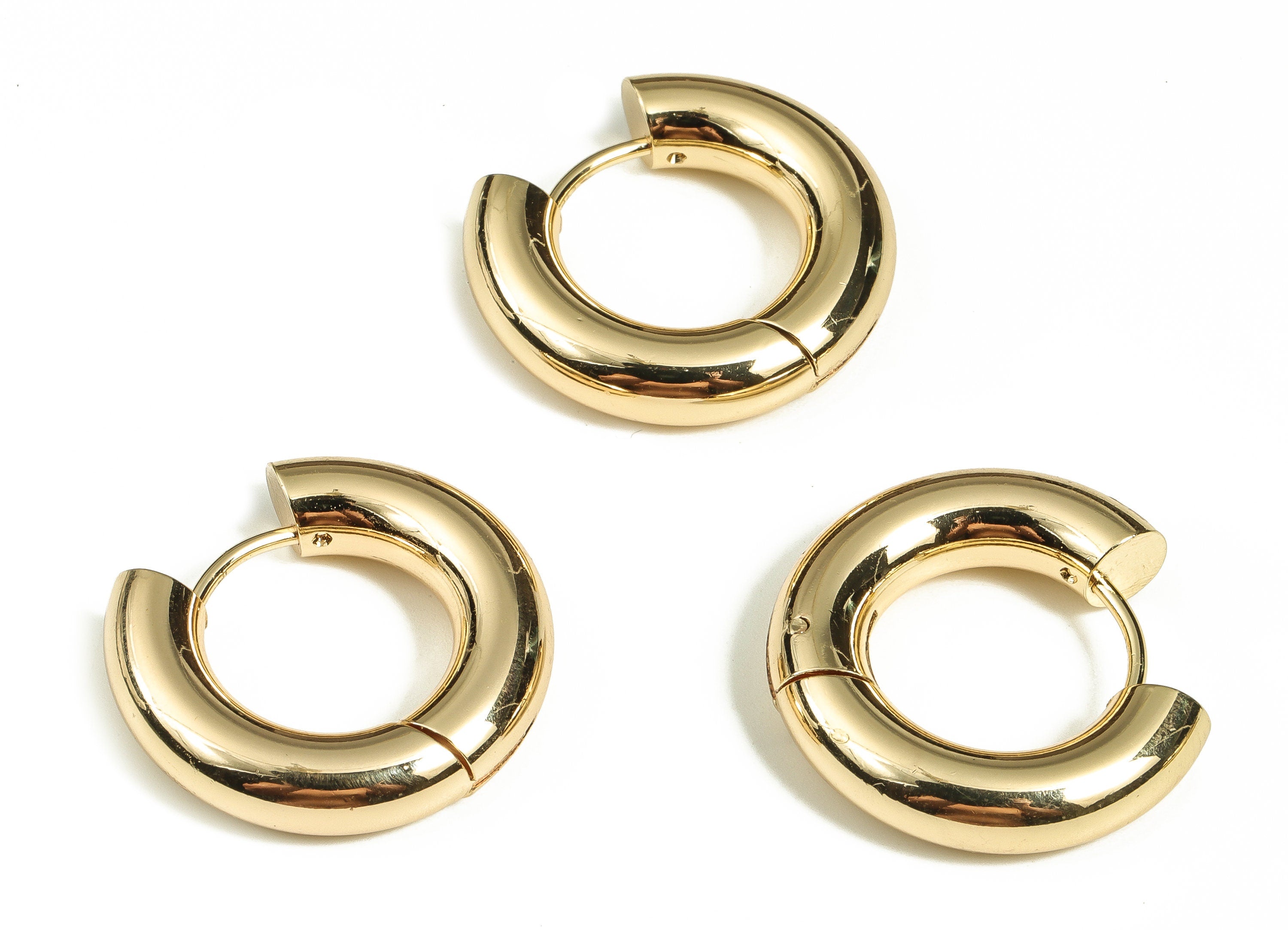 Brass Round Huggie Hoop - Small Hoop Earring – Thick Circle Hoops – 18K Real Gold Plated Brass - Earring Findings - 22.48x20.9x5mm - RGP3569 - DOMEDBAZAAR