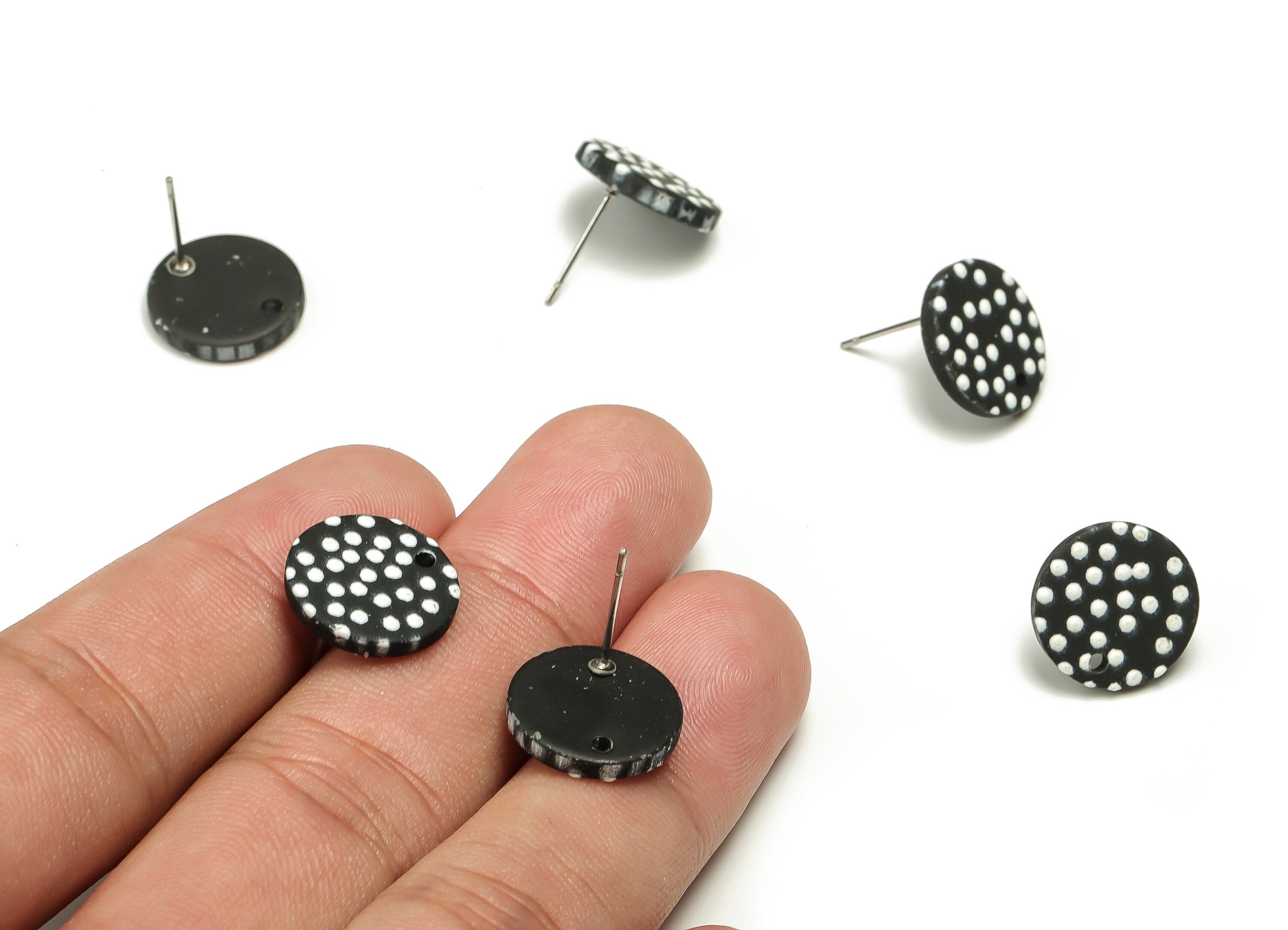 Acrylic Round Earring Stud - Acrylic Round Earring Post - Earring Post Findings - Color Code: A662 - 14.27x14.27x2.55mm - AC1672-A662 - DOMEDBAZAAR