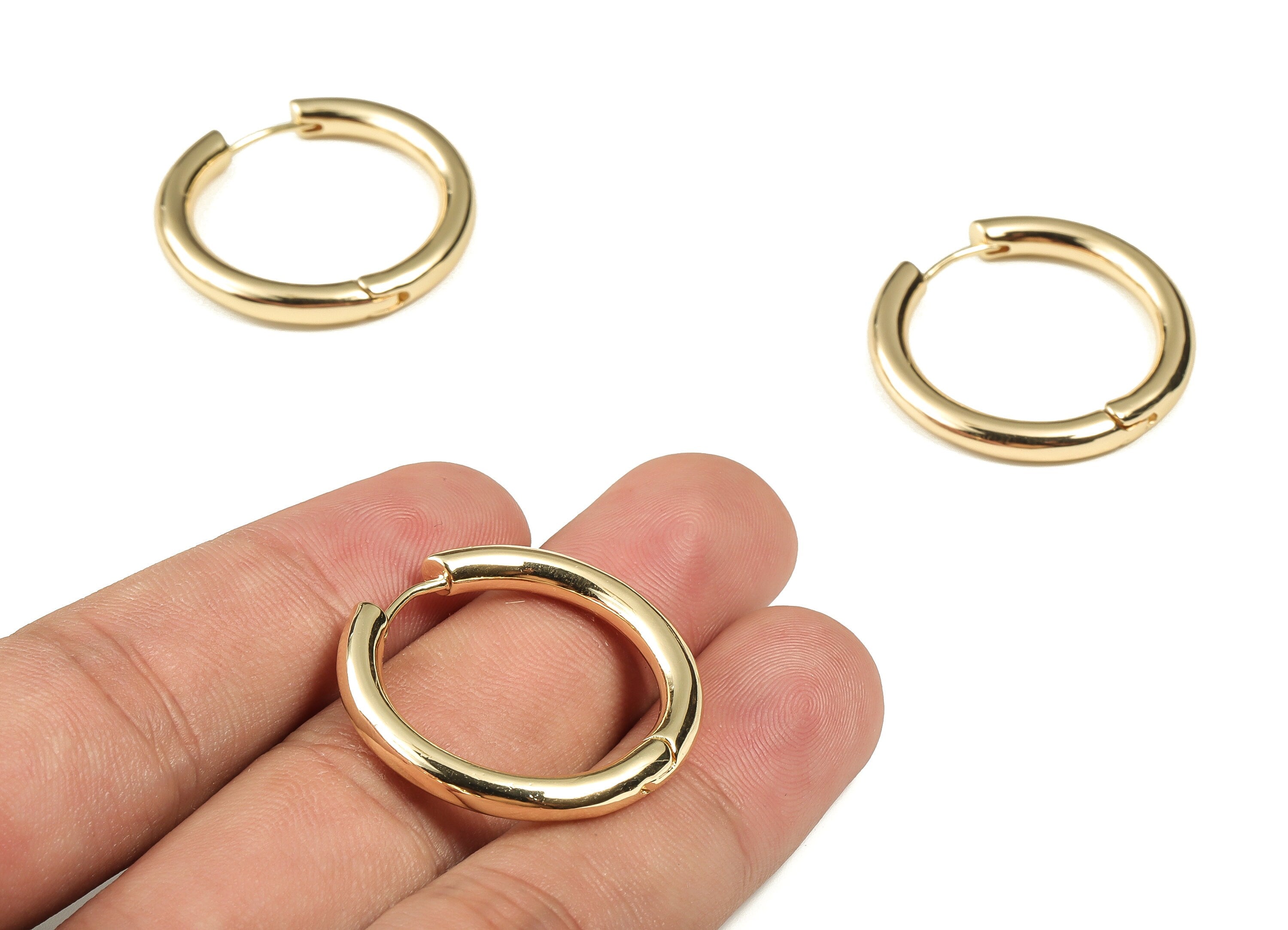 Brass Round Huggie Hoop Earring – Minimalist Simple Earrings – 18K Real Gold Plated Brass – Plain Hoops - 29.41×29.05×3.57mm - RGP3234 - DOMEDBAZAAR
