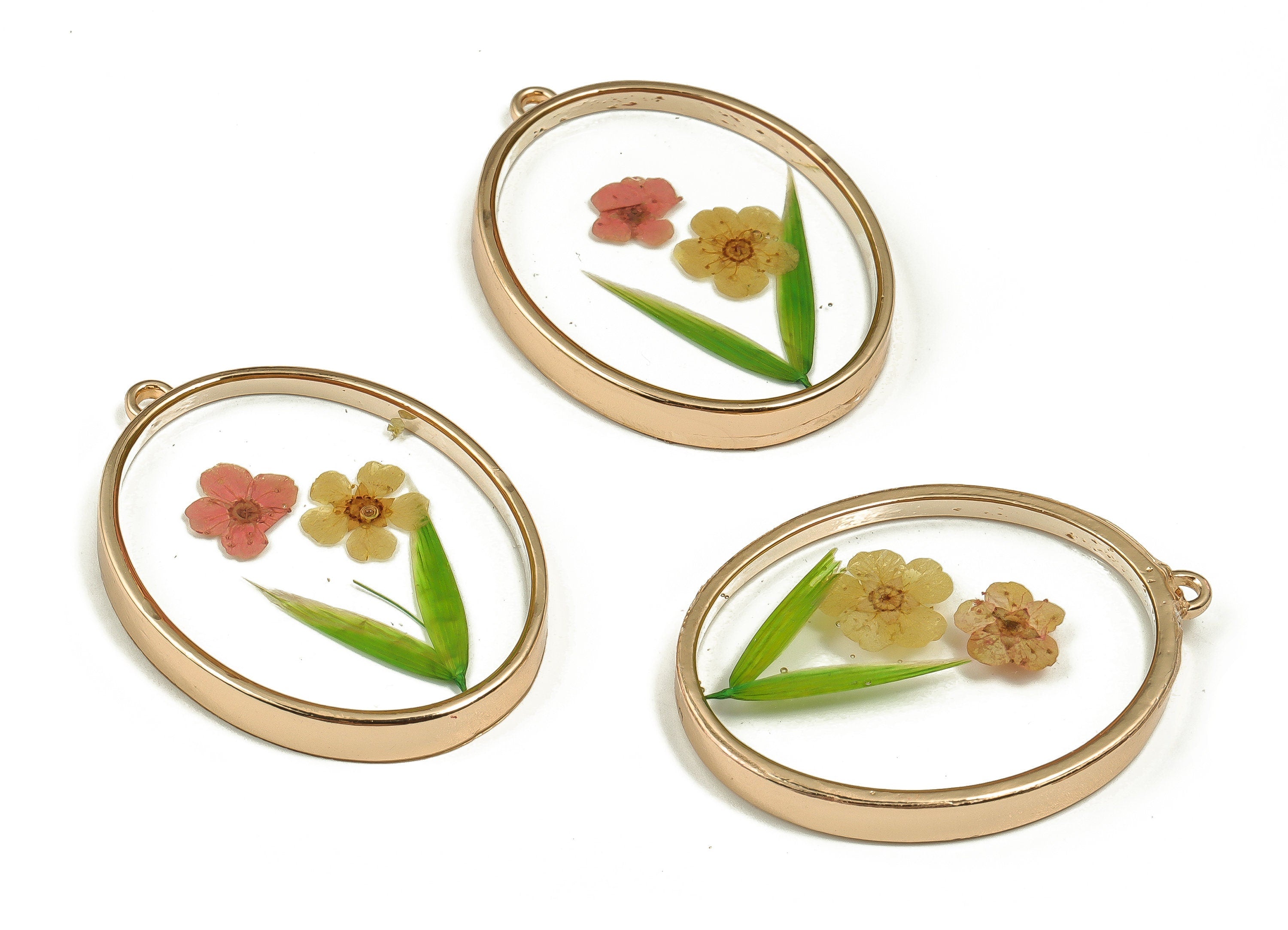 Epoxy Resin Oval Real Flower Earring Charms - Epoxy Resin Narcissu&Bamboo Leaf Pendant - Gold Tone Plated Alloy - 41.33x30.25x4.6mm - ZZ1859 - DOMEDBAZAAR