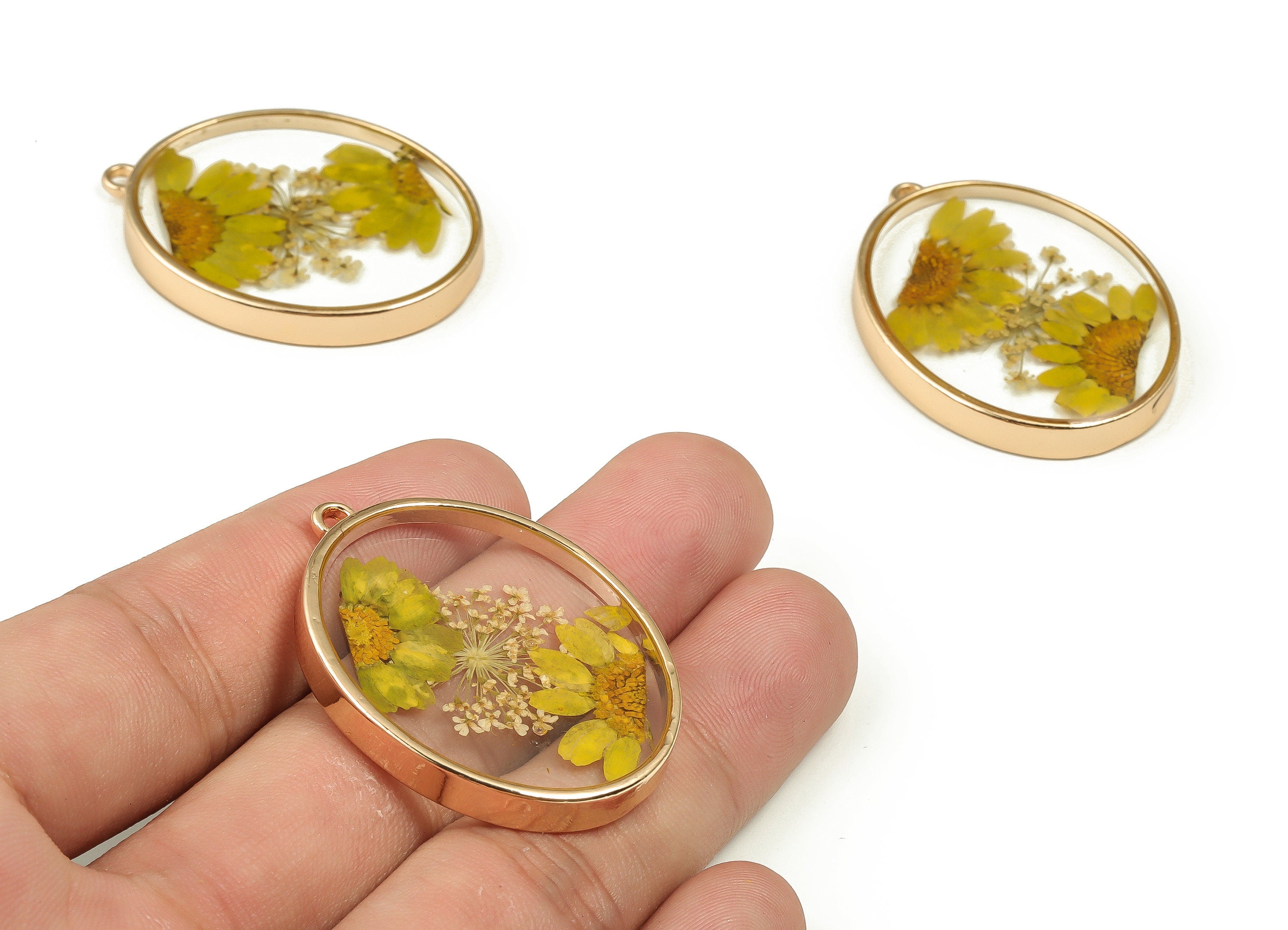 Epoxy Resin Oval Real Flower Earring Charms - Crinkle Chrysanthemum&Lace Flower Pendant - Gold Tone Plated Alloy - 40.9x30.13x4.7mm - ZZ1865 - DOMEDBAZAAR