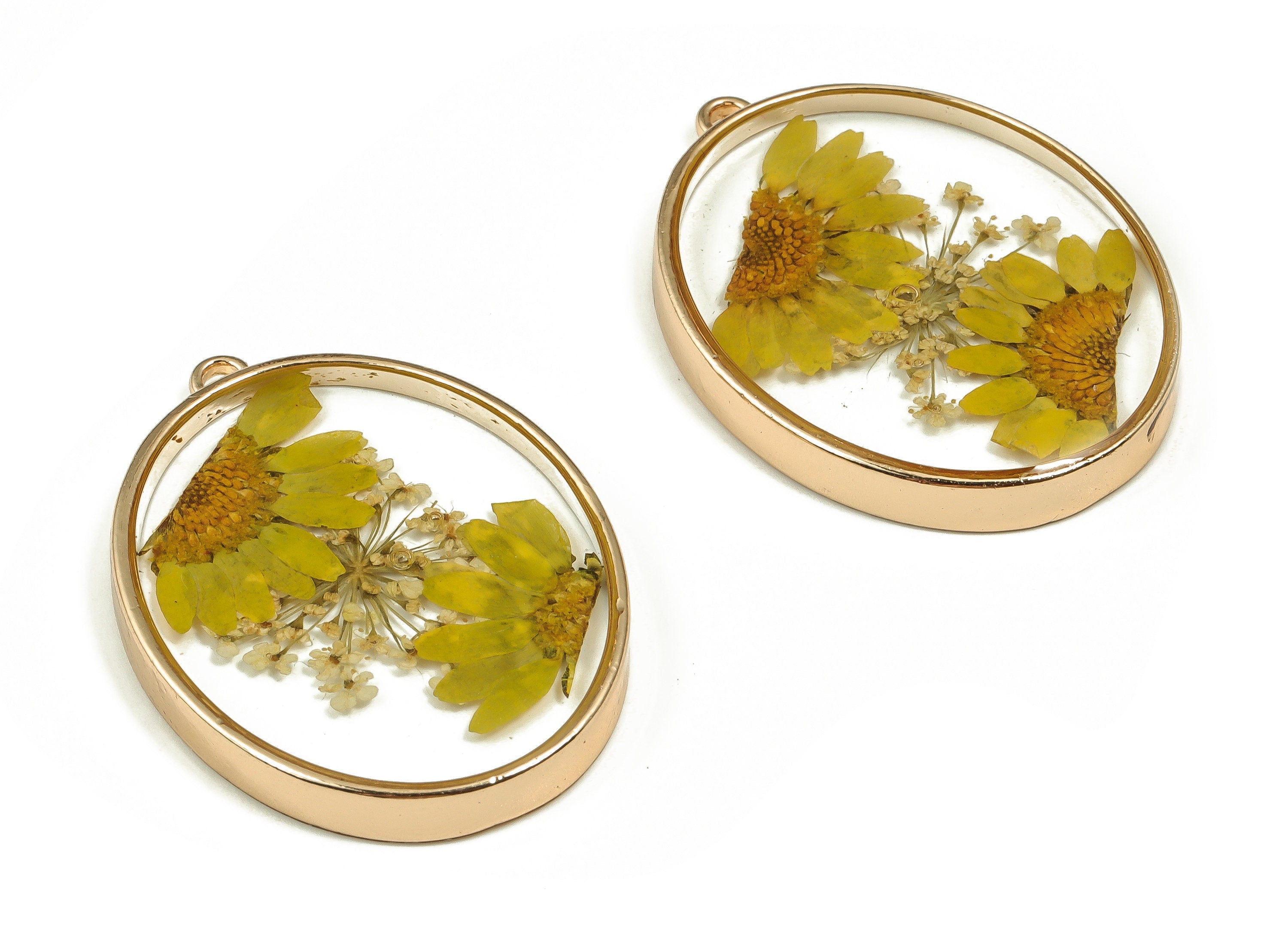 Epoxy Resin Oval Real Flower Earring Charms - Crinkle Chrysanthemum&Lace Flower Pendant - Gold Tone Plated Alloy - 40.9x30.13x4.7mm - ZZ1865 - DOMEDBAZAAR