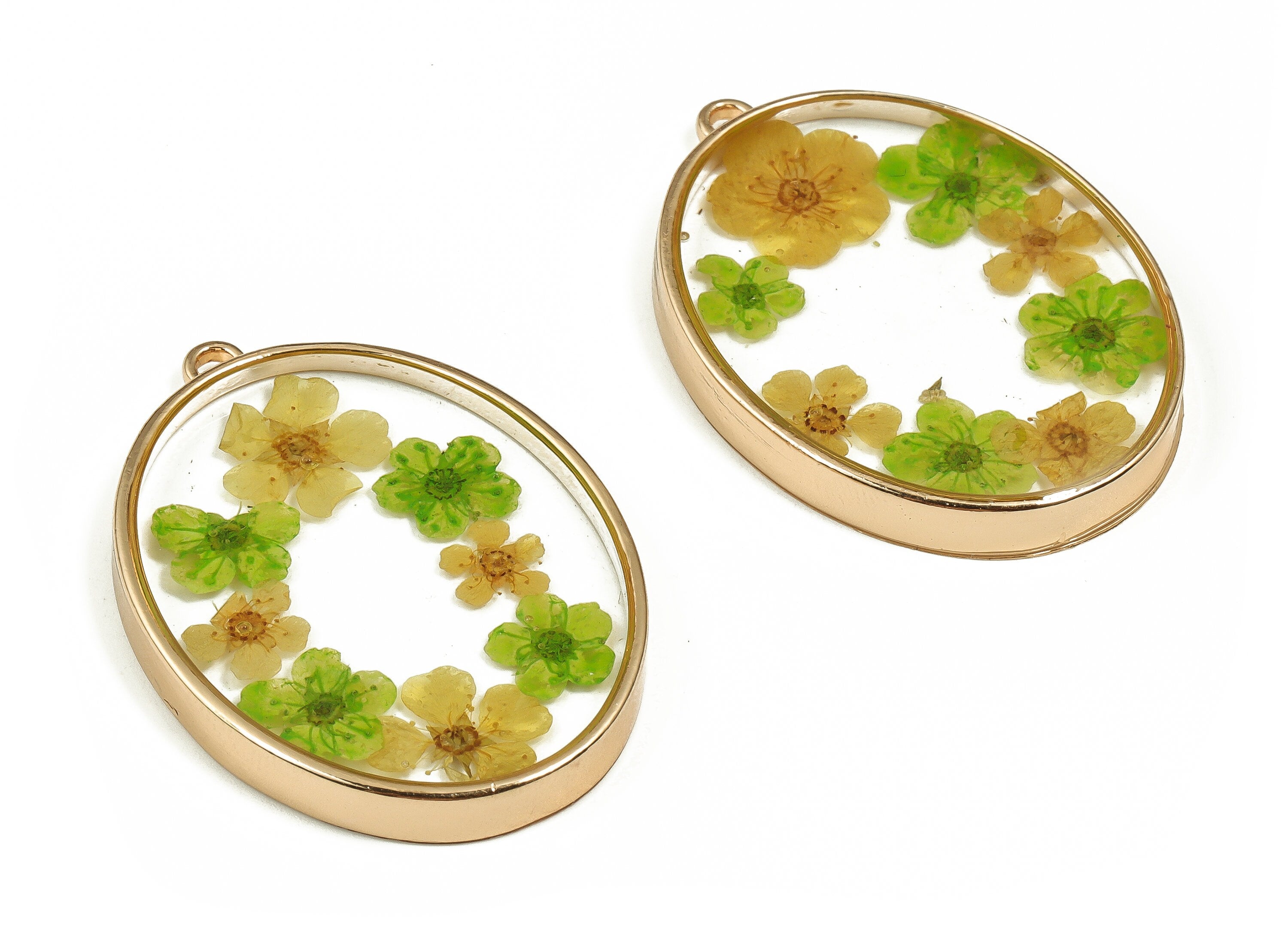 Epoxy Resin Oval Real Flower Earring Charms - Epoxy Resin Narcissus Pendant - Gold Tone Plated Alloy - 40.98x30.27x5.05mm - ZZ1880 - DOMEDBAZAAR