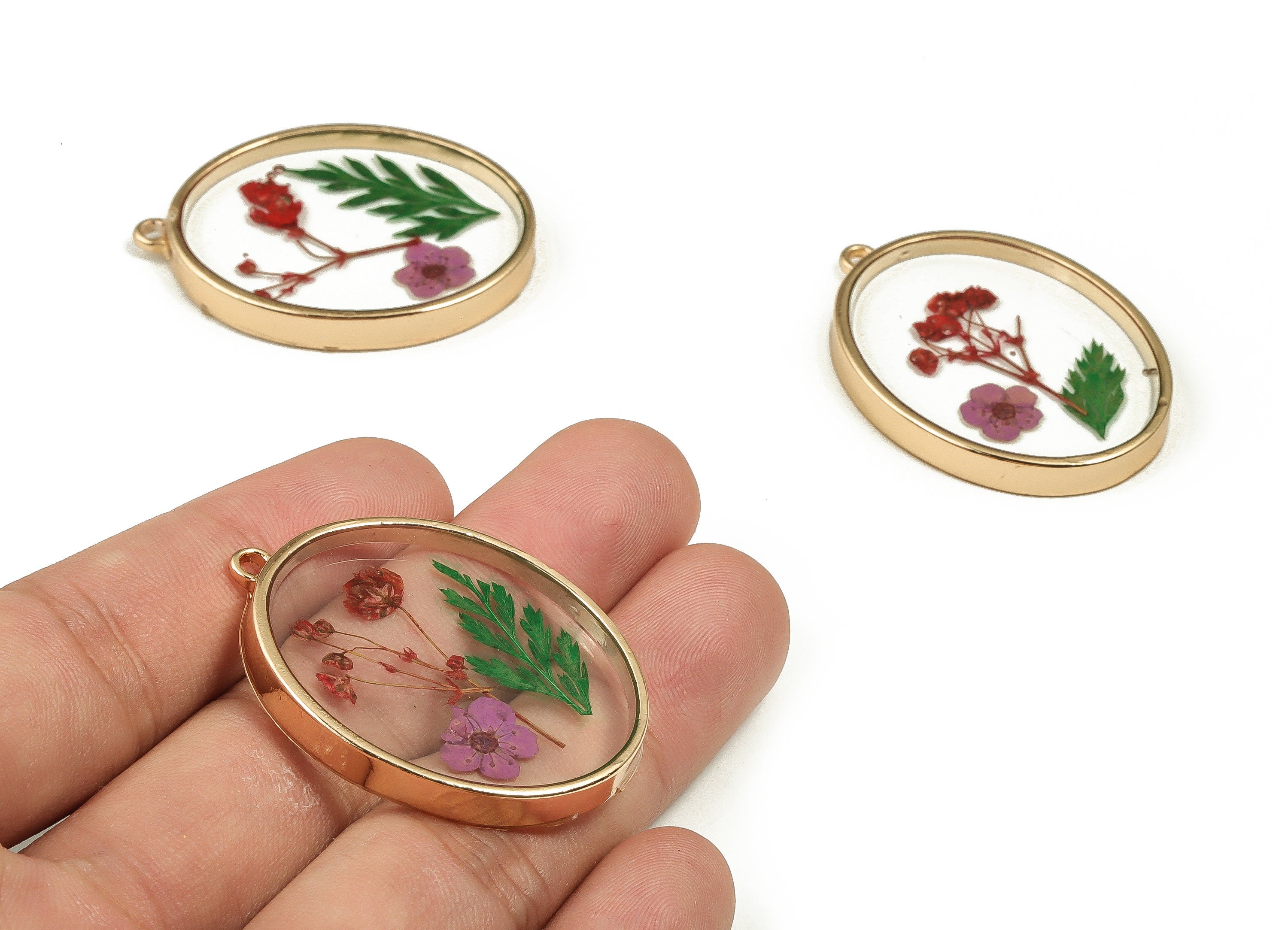 Epoxy Resin Oval Real Flower Earring Charms - Babysbreath&Black Pout Leaf Pendant - Gold Tone Plated Alloy - 41.06x30.01x4.63mm - ZZ1861 - DOMEDBAZAAR
