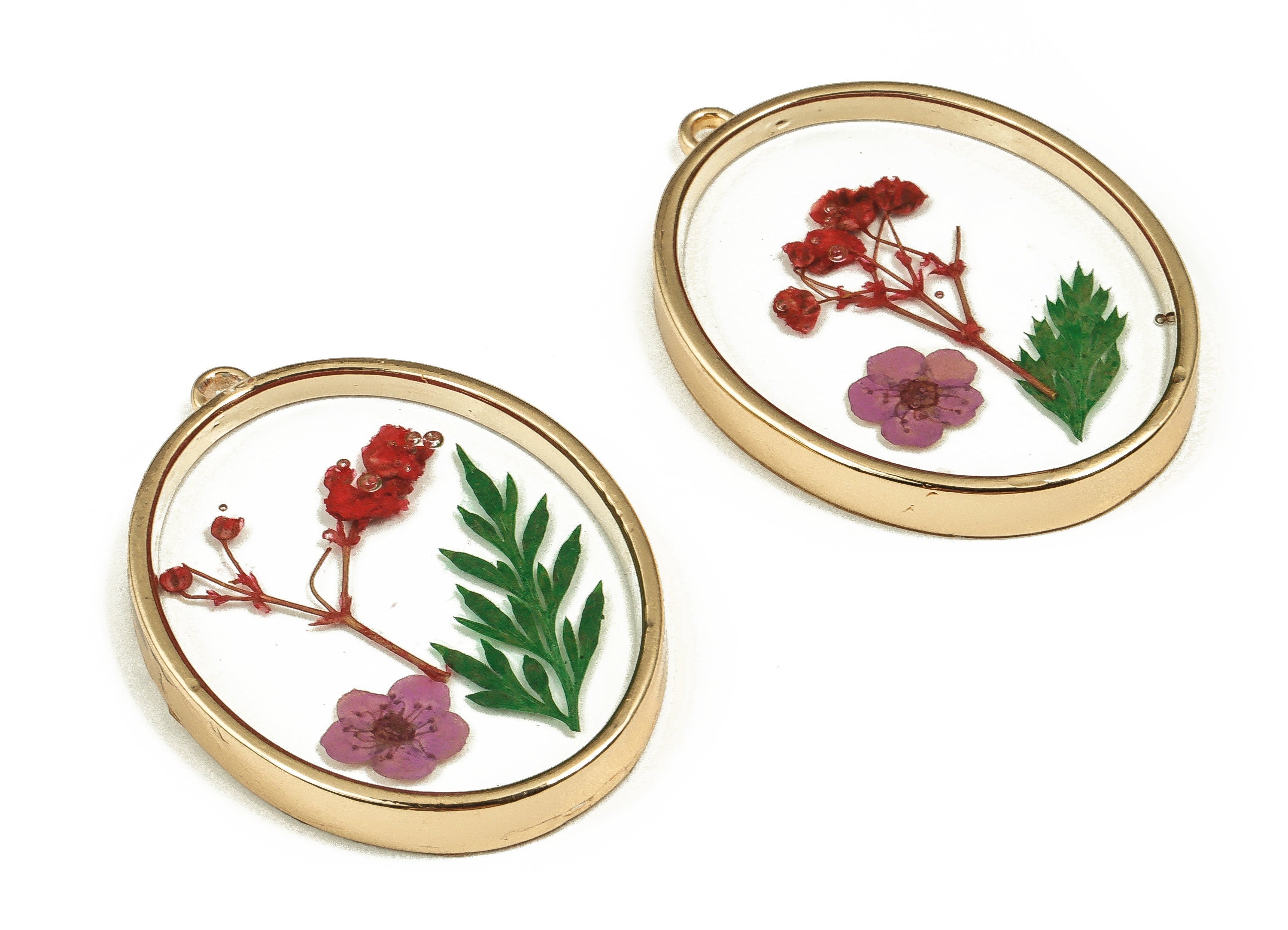 Epoxy Resin Oval Real Flower Earring Charms - Babysbreath&Black Pout Leaf Pendant - Gold Tone Plated Alloy - 41.06x30.01x4.63mm - ZZ1861 - DOMEDBAZAAR