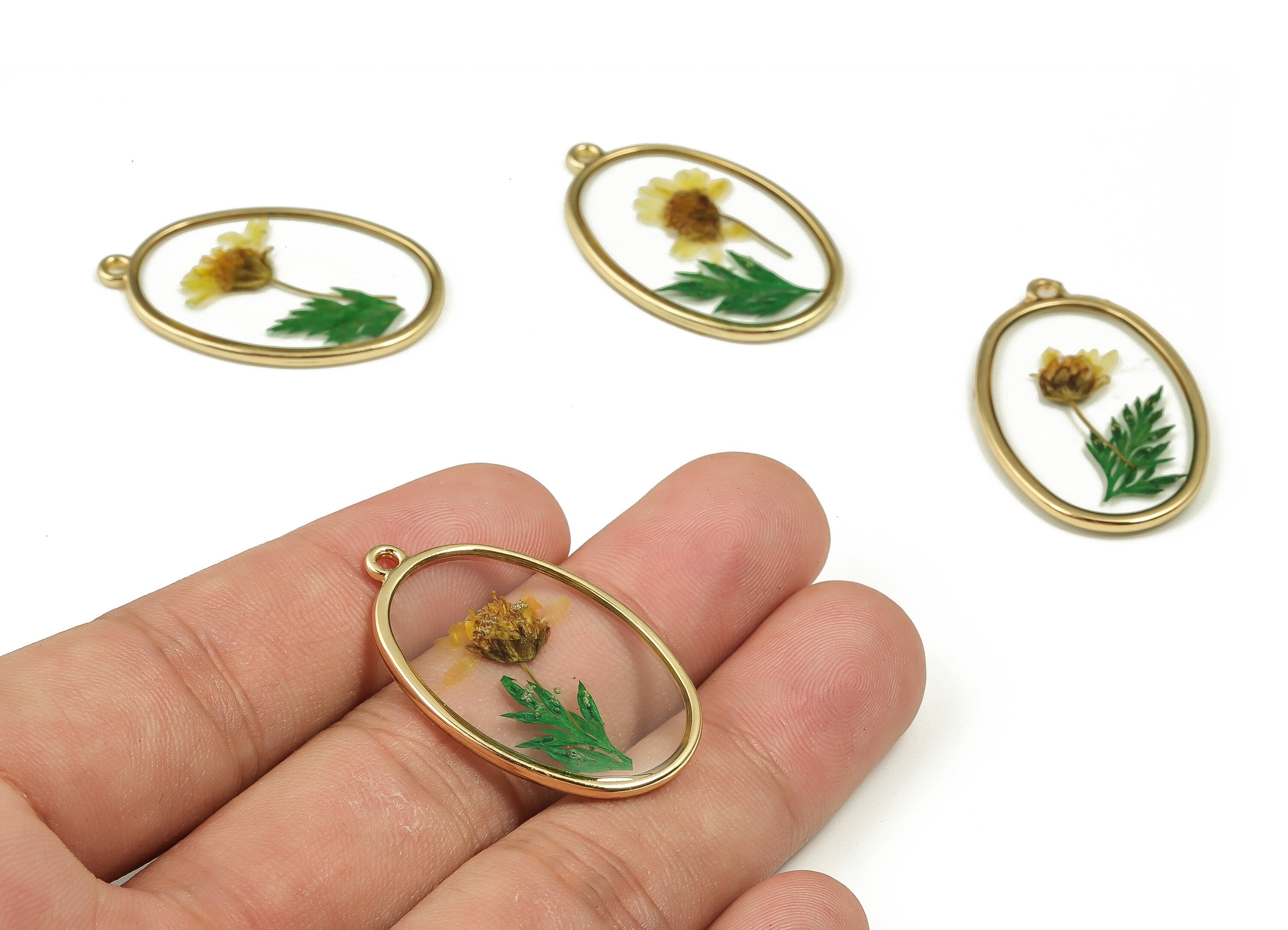 Epoxy Resin Oval Real Flower Earring Charms - Resin Sunflower&Black Pout Leaf Pendant - Gold Tone Plated Alloy - 34.95x2.17x2.17mm - ZZ1846 - DOMEDBAZAAR