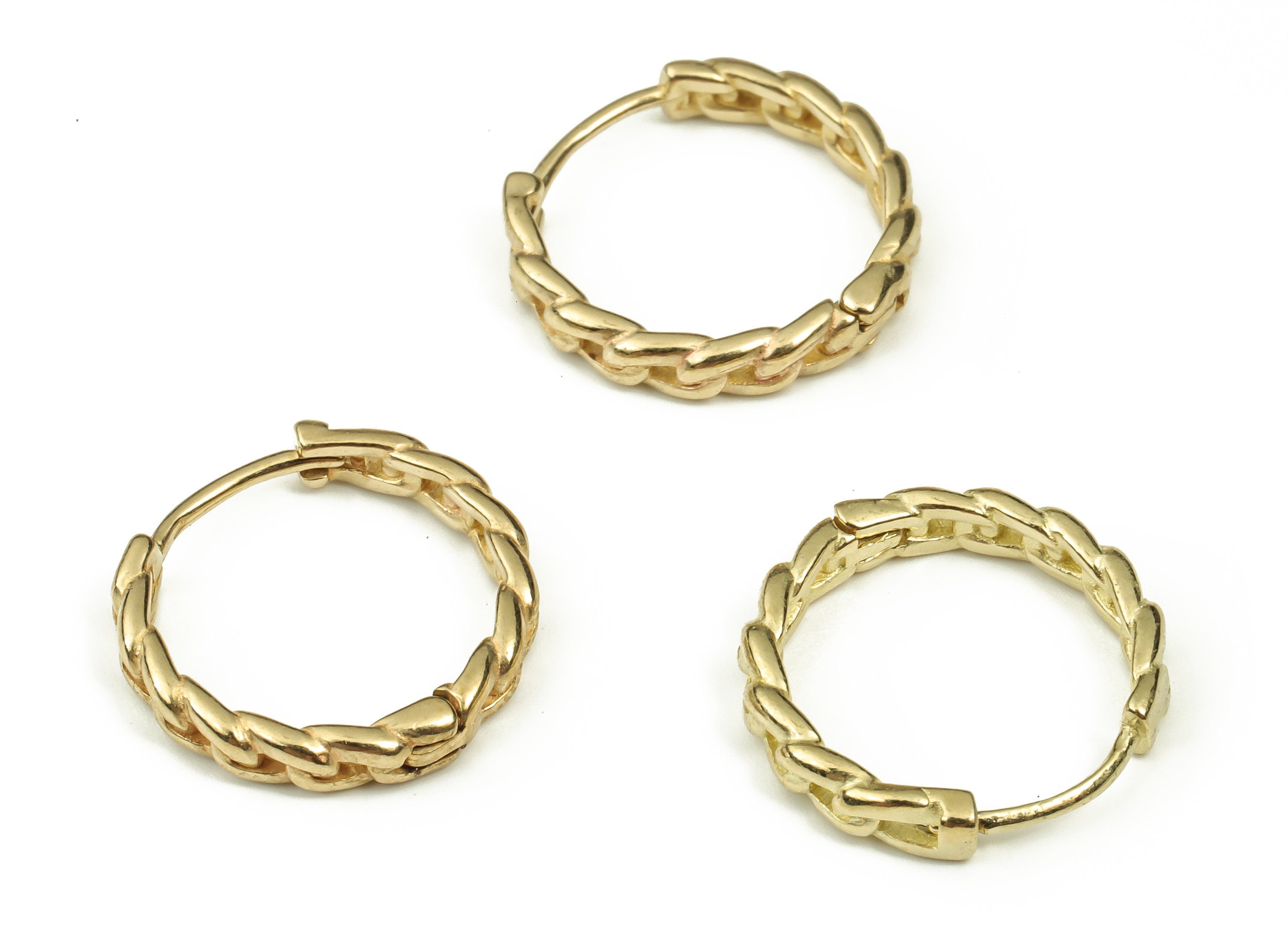 Brass Round Hoop Earring – Circle Shape Earrings – Dainty Huggie Hoop Earrings – Hoop Earring Jewelry Supplies - 16.25x16.11x1.66mm - PP4482 - DOMEDBAZAAR