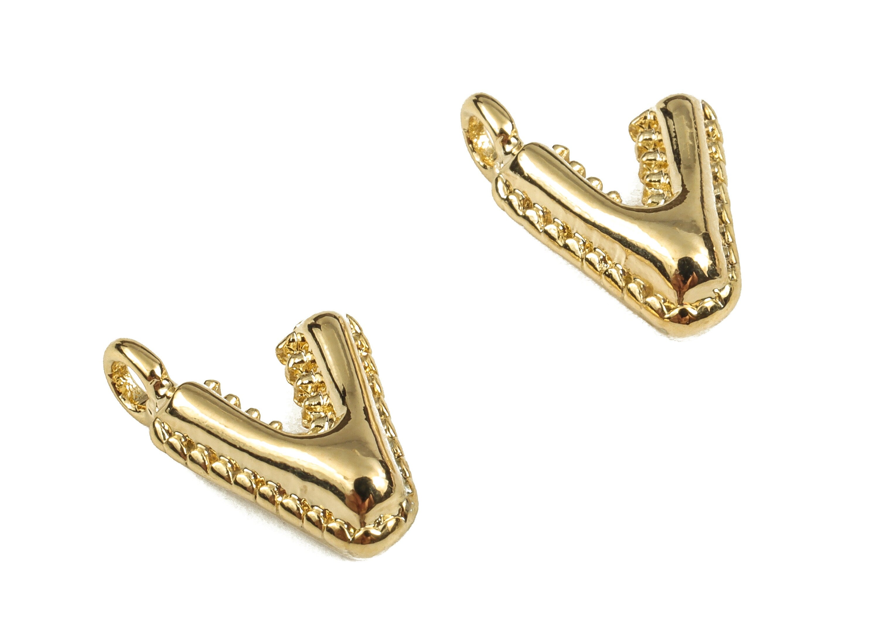 Brass The letter V Earring Charms - Gold The letter V Pendant - 18K Real Gold Plated Brass - Jewelry Supplies - 13.94x9.7x4.47mm - RGP3737V - DOMEDBAZAAR