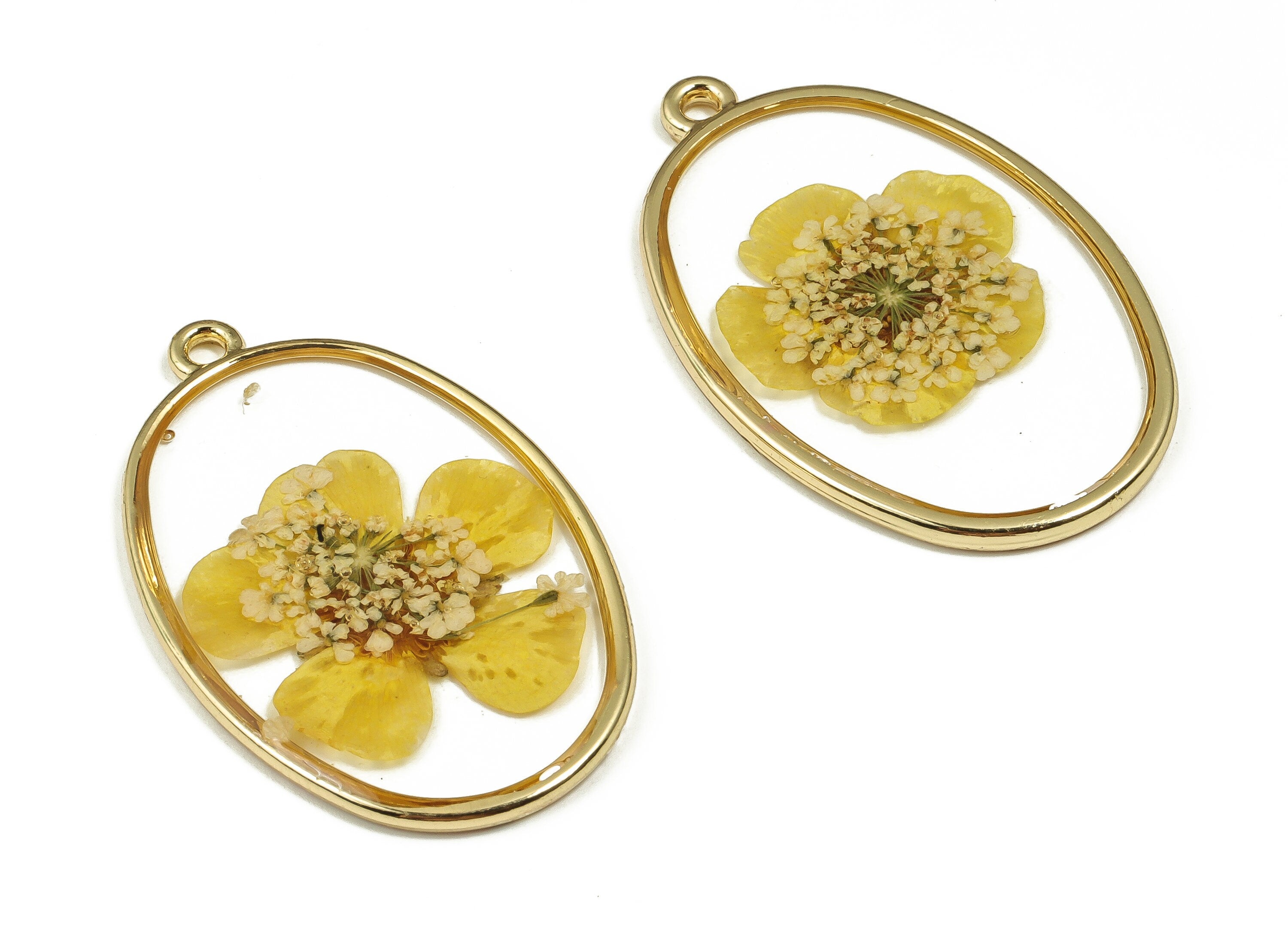 Epoxy Resin Oval Real Flower Earring Charms - Epoxy Resin Lace Flower&Forget-me-not Pendant - Gold Tone Plated Alloy - 34.9x22x2.3mm -ZZ1915 - DOMEDBAZAAR