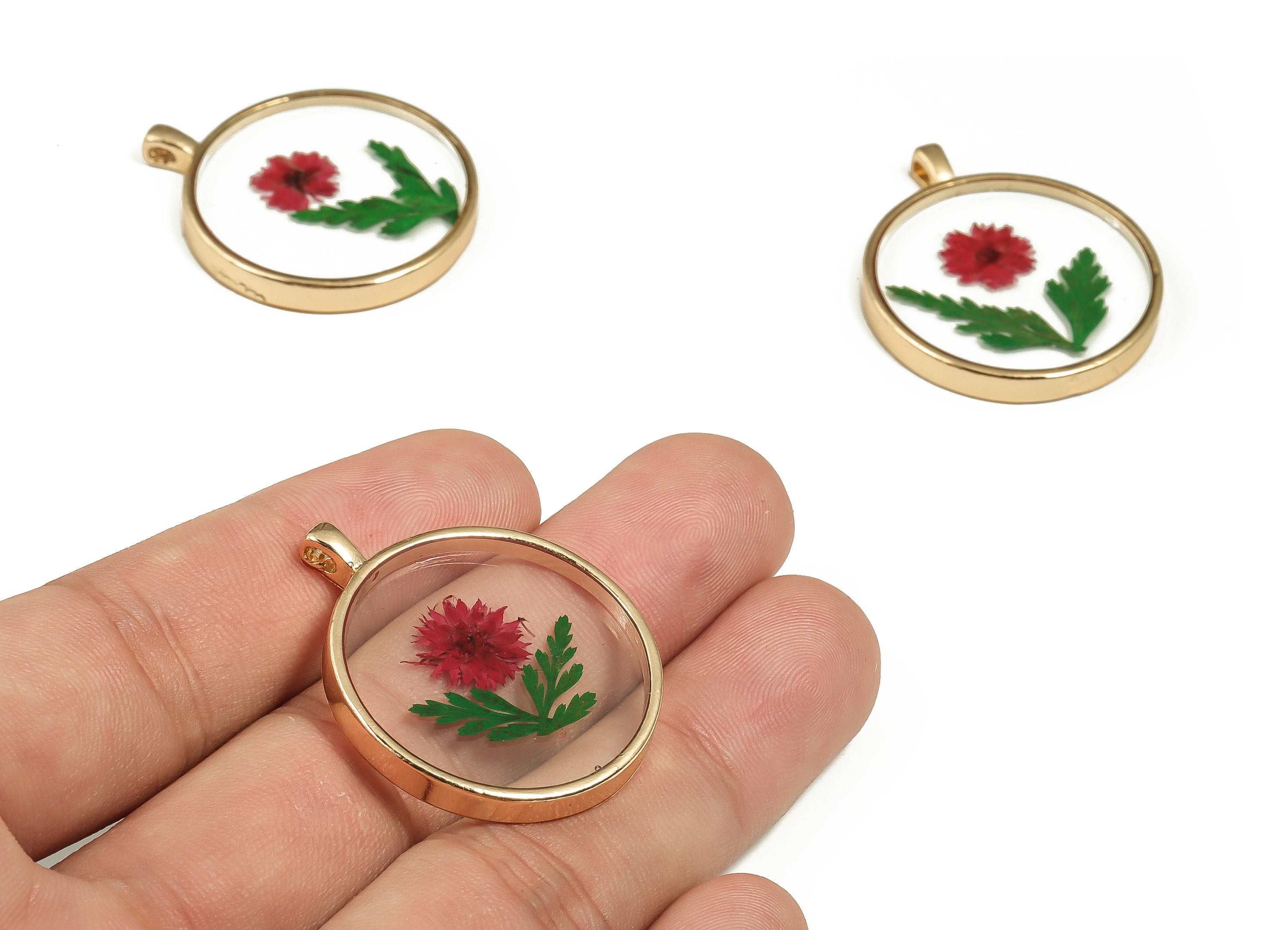 Epoxy Resin Round Real Flower Charms - Epoxy Resin Xiao Xiang Qin&Lack Pout Leaf Pendant - Gold Tone Plated Alloy - 34.98x29x3.6mm - ZZ1912 - DOMEDBAZAAR