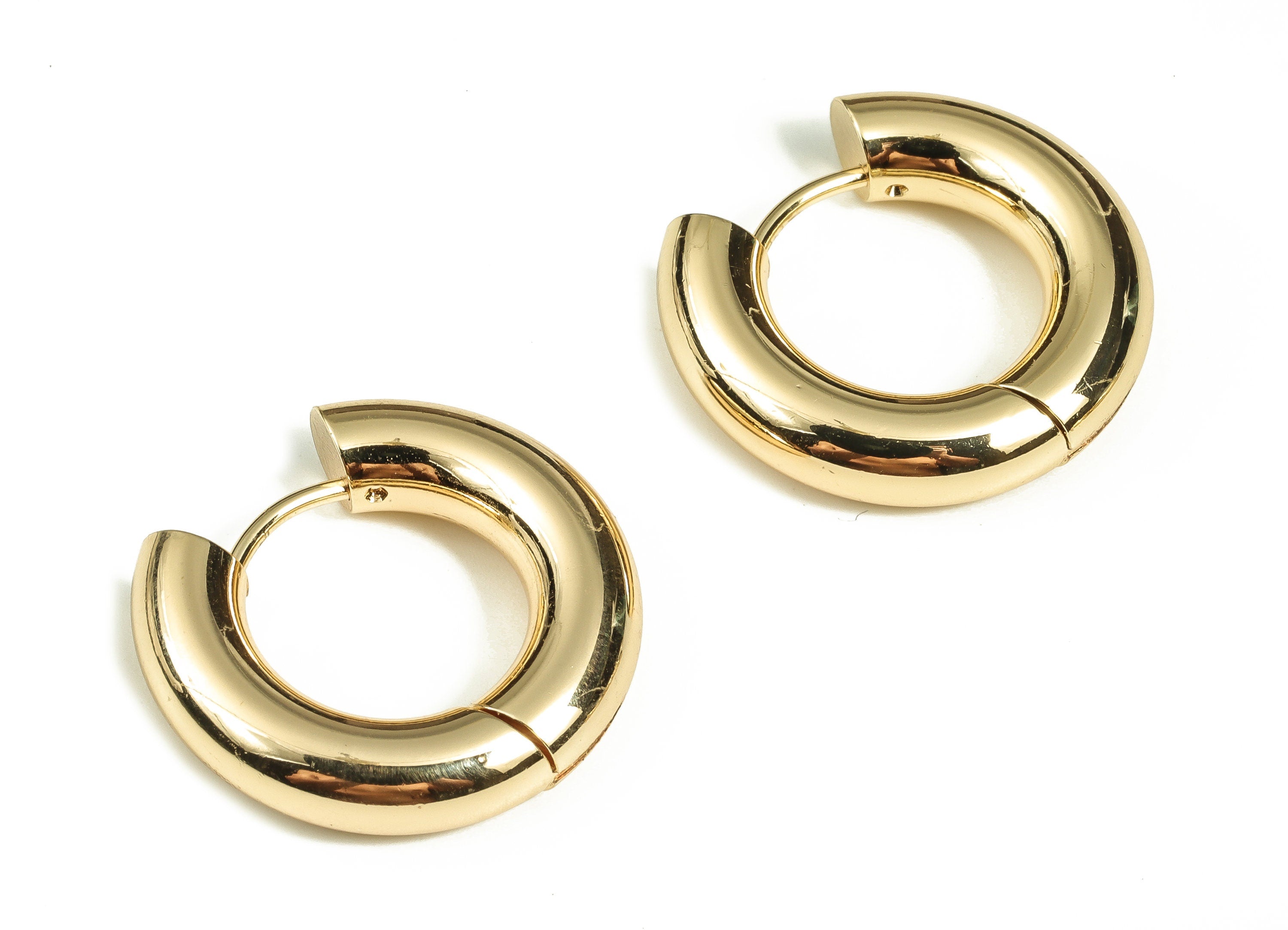 Brass Round Huggie Hoop - Small Hoop Earring – Thick Circle Hoops – 18K Real Gold Plated Brass - Earring Findings - 22.48x20.9x5mm - RGP3569 - DOMEDBAZAAR