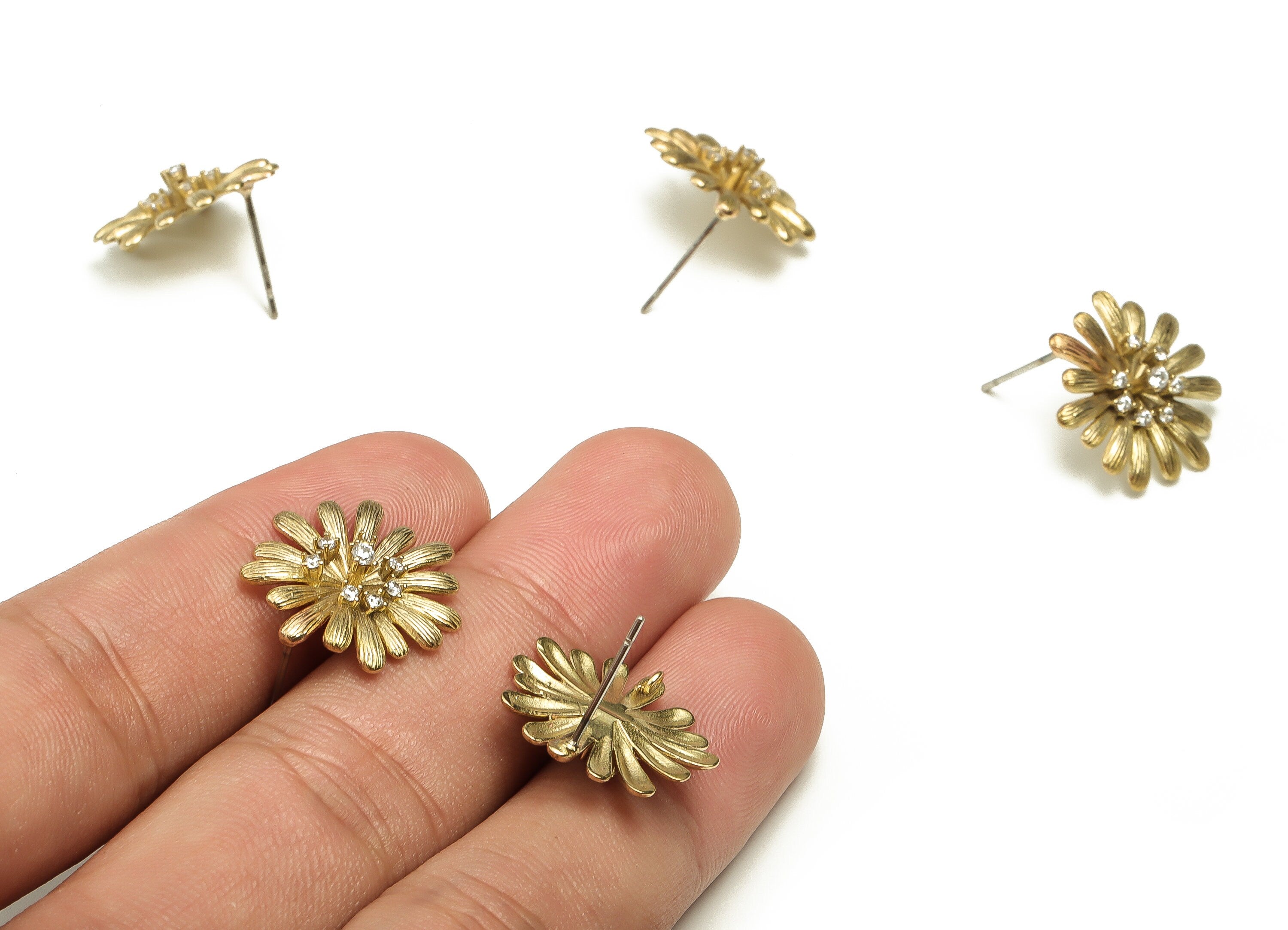 Brass Flowers Earring Stud With Zircon - Raw Brass Flowers Earring Post - Brass Zircon Stud - Jewelry Supplies - 18.17x18.12x5.08mm - PP4446 - DOMEDBAZAAR