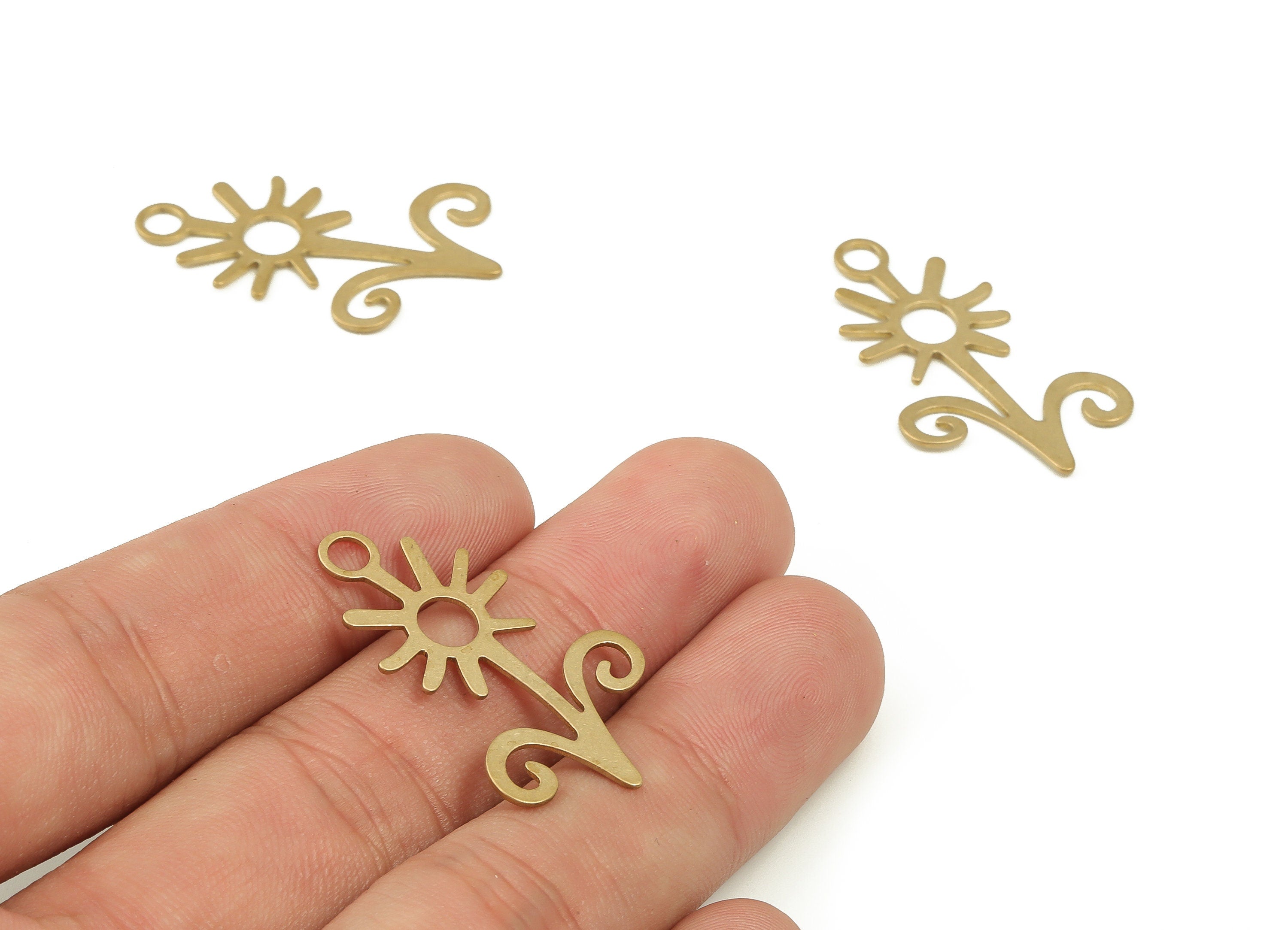 Brass Sunflower Earring Charms - Raw Brass Sunflower Pendant - Earring Finding - DIY Jewelry Making Supplies - 33.94x20.77x0.74mm - PP4691 - DOMEDBAZAAR