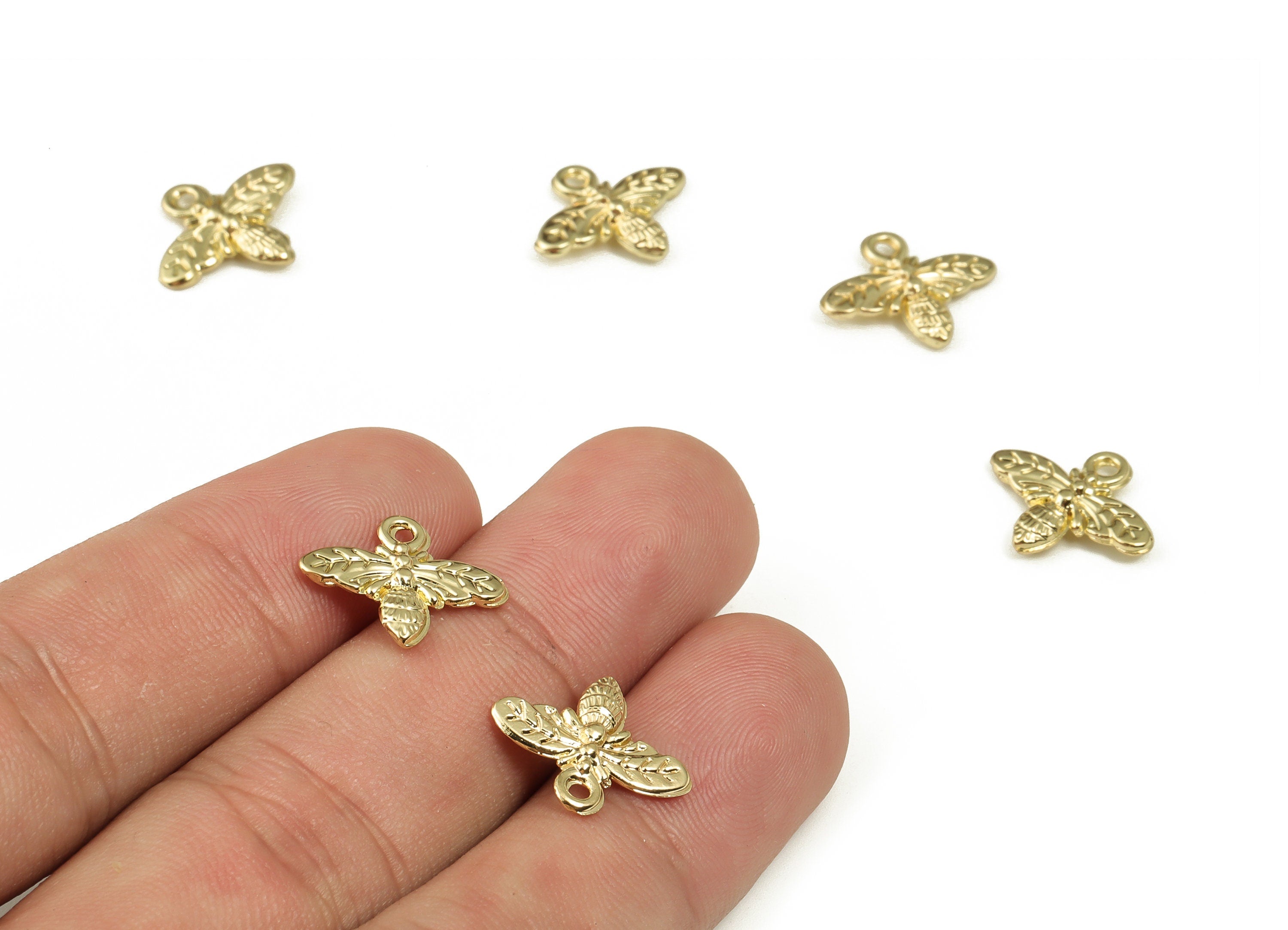 Alloy Bee Earrings Charm - Zinc Alloy Bee Pendant Charms - Gold Tone Plated Alloy Charm – DIY Jewelry Supplies -15.74x13.3x2.37mm - ZZ1818 - DOMEDBAZAAR