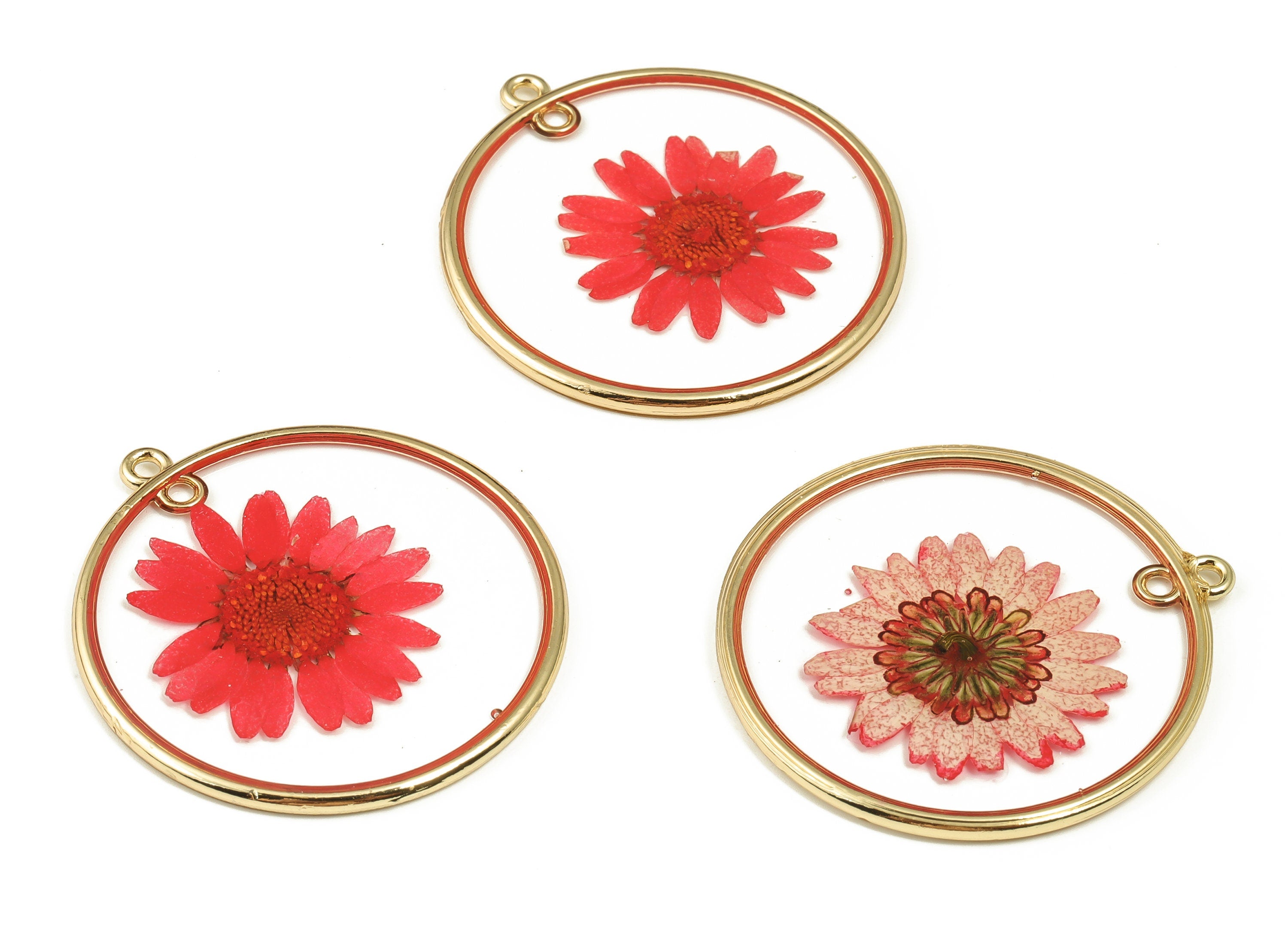 Gold Pressed Flower charms - Dried Flower Jewelry - Real Flower charms - Resin Jewelry - Gold Tone Plated Alloy -43.22x39.83x2.7mm - RC1183 - DOMEDBAZAAR