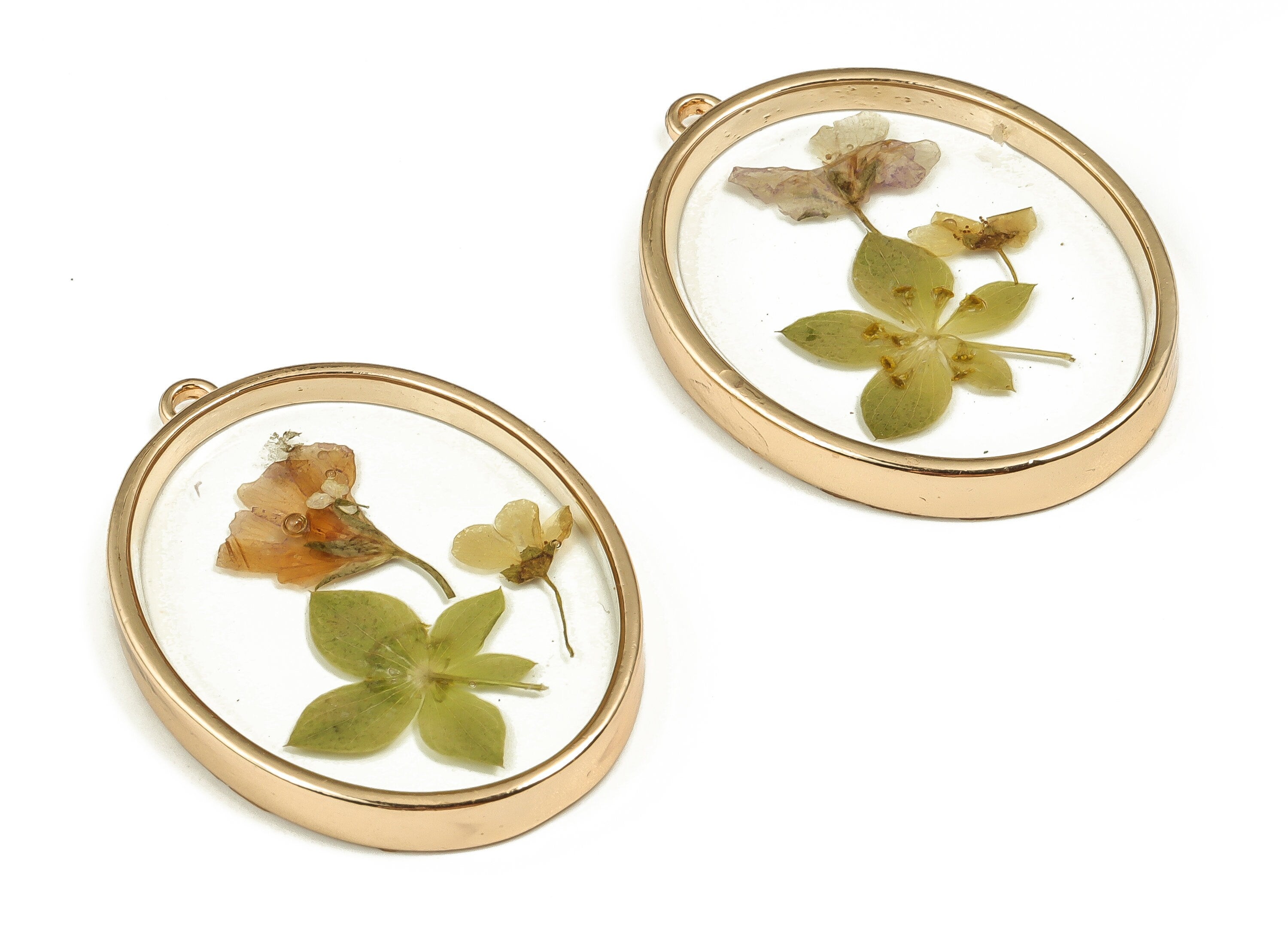 Epoxy Resin Oval Real Flower Earring Charms - Epoxy Resin Rabbit Grass Pendant - Gold Tone Plated Alloy - 41.38x40.06x3.9mm - ZZ1857 - DOMEDBAZAAR