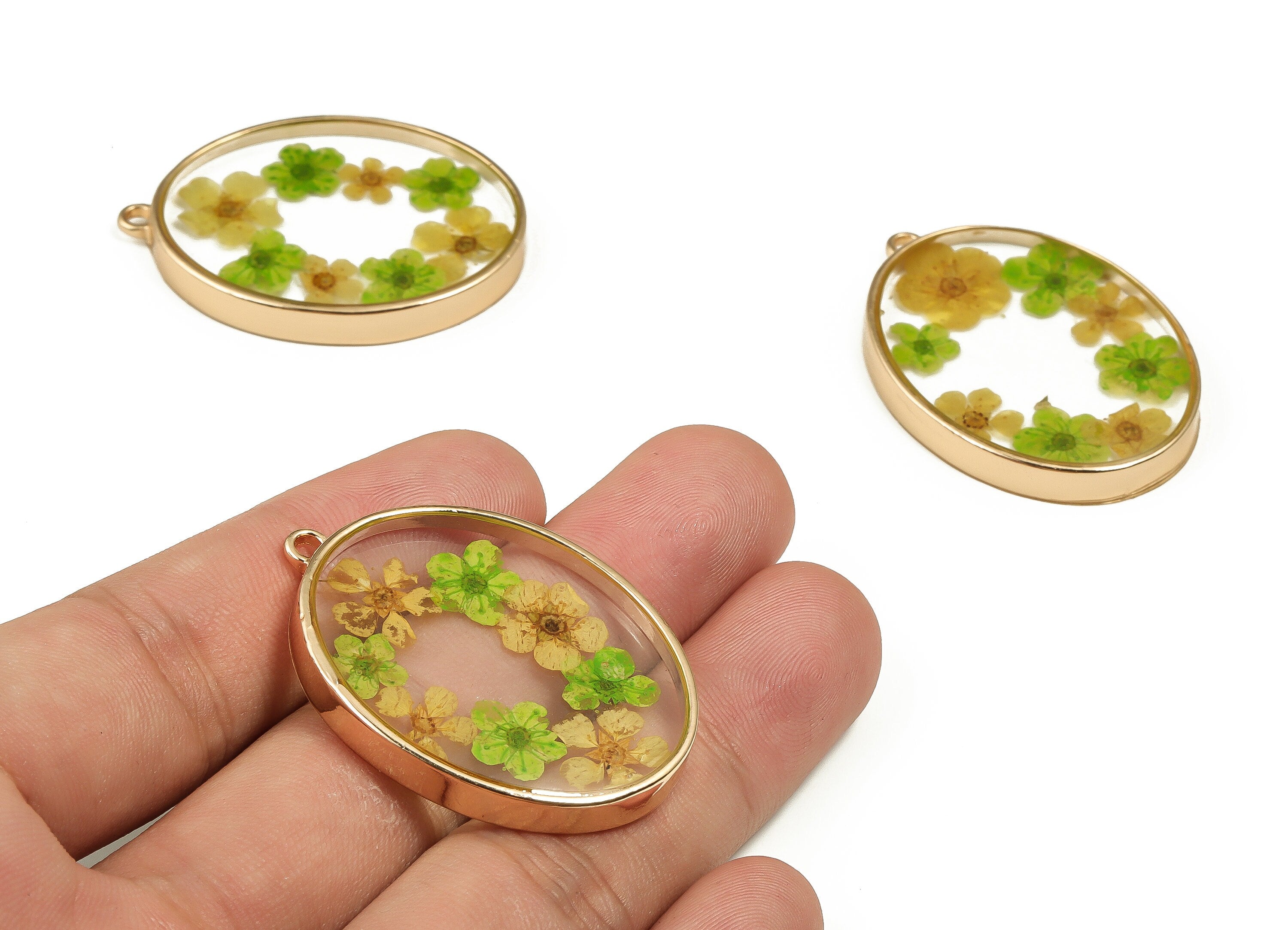 Epoxy Resin Oval Real Flower Earring Charms - Epoxy Resin Narcissus Pendant - Gold Tone Plated Alloy - 40.98x30.27x5.05mm - ZZ1880 - DOMEDBAZAAR