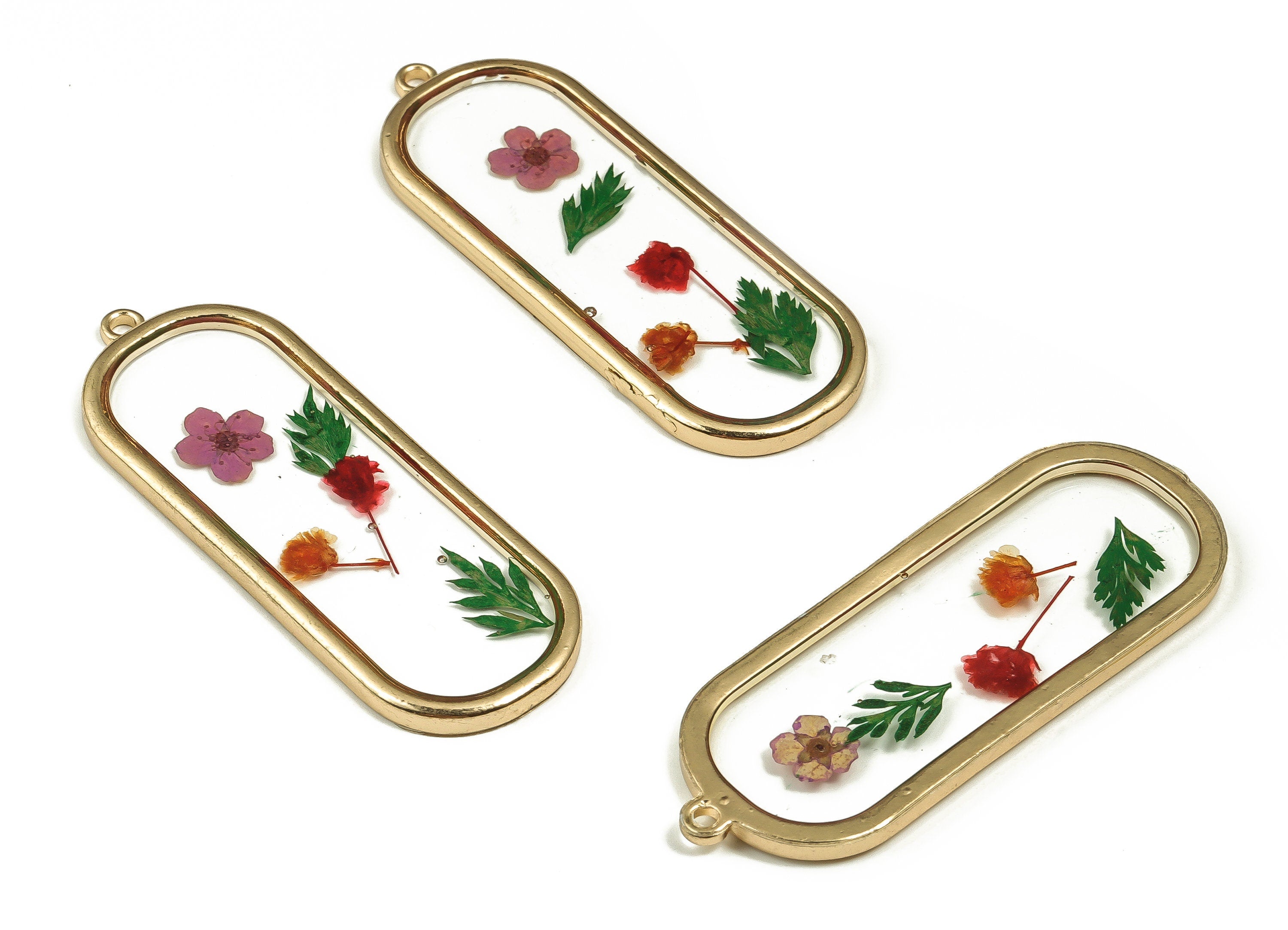 Epoxy Resin Oval Real Flower Charms - Barcissu&Babysbreath - Back Pout Leaf Pendant - Gold Tone Plated Alloy - 60.16x21.92x2.91mm - ZZ1847 - DOMEDBAZAAR