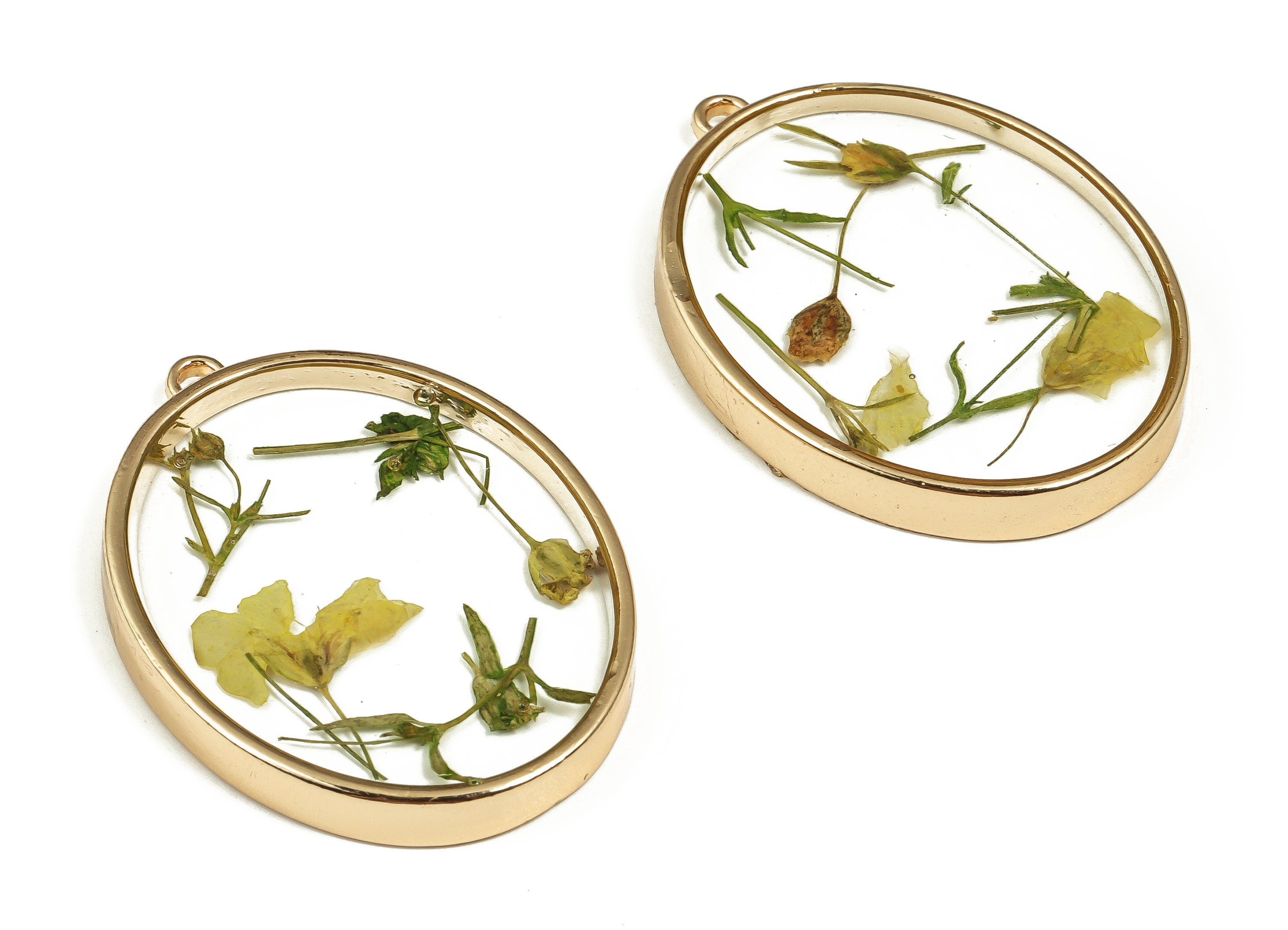 Epoxy Resin Oval Real Flower Earring Charms - Epoxy Resin Kasumi Grass Pendant - Gold Tone Plated Alloy - 40.96x30.11x4.64mm - ZZ1934 - DOMEDBAZAAR