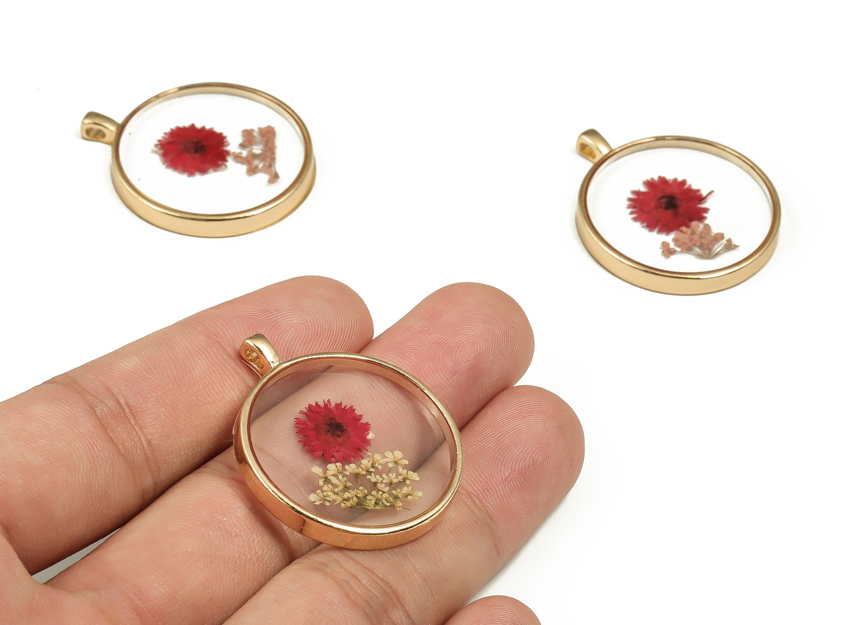 Epoxy Resin Round Real Flower Charms - Epoxy Resin Xiao Xiang Qin&Lace Flower Pendant - Gold Tone Plated Alloy - 35.25x29x3.79mm - ZZ1907 - DOMEDBAZAAR