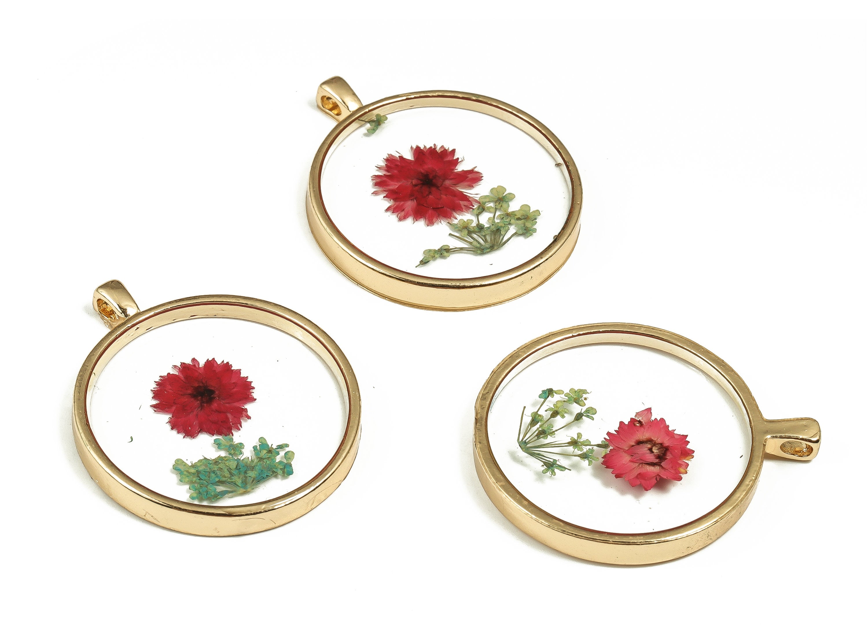 Epoxy Resin Round Real Flower Charms - Epoxy Resin Xiao Xiang Qin&Lace Flower Pendant - Gold Tone Plated Alloy - 34.85x28.98x4.13mm - ZZ1906 - DOMEDBAZAAR