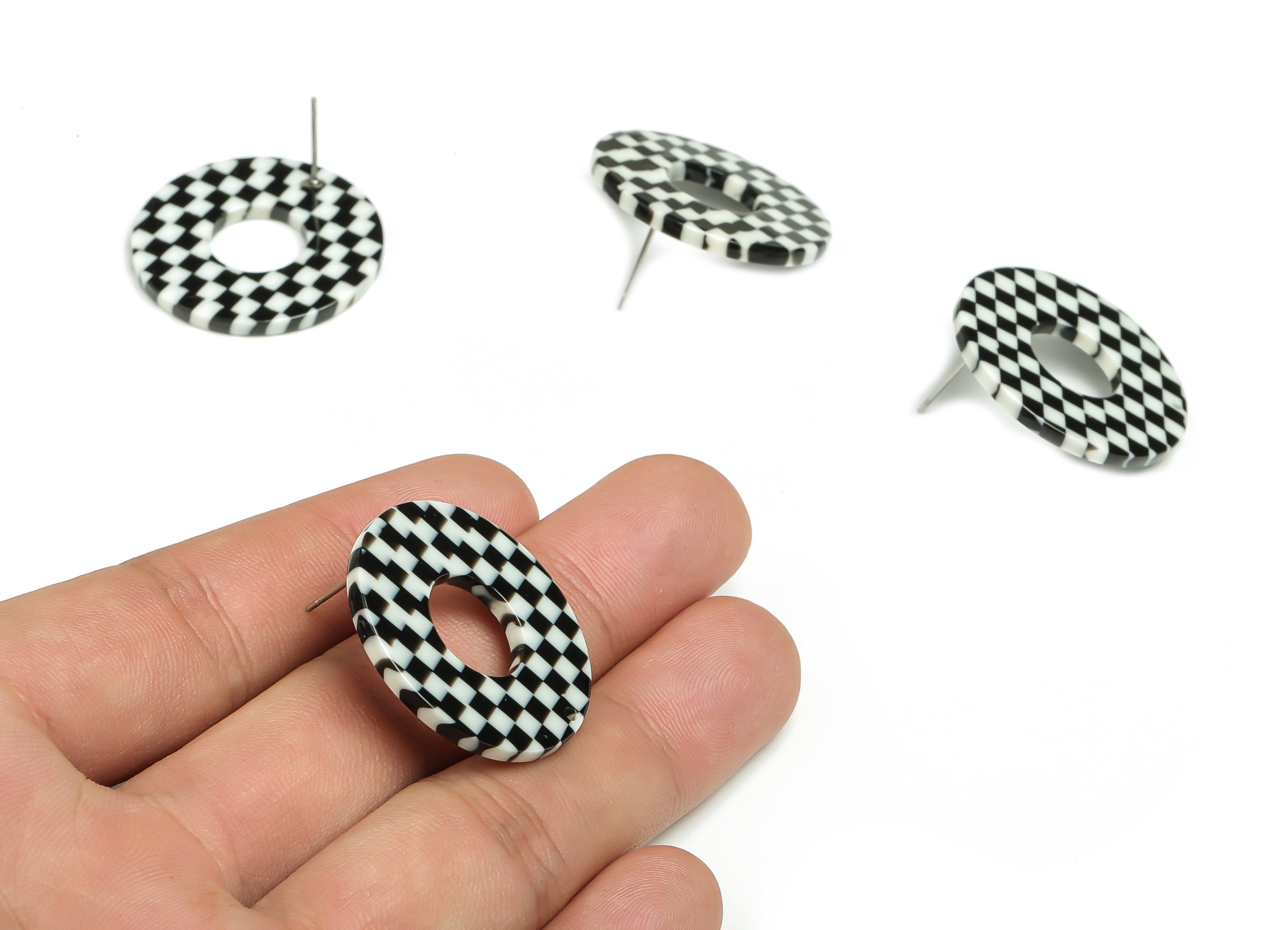 Acetate Round Earring Stud – Checkered Earring Post - Earring Post - Jewelry Supplies - Color Code: A175 - 29.58x29.5x2.38mm - AC2337-A175 - DOMEDBAZAAR