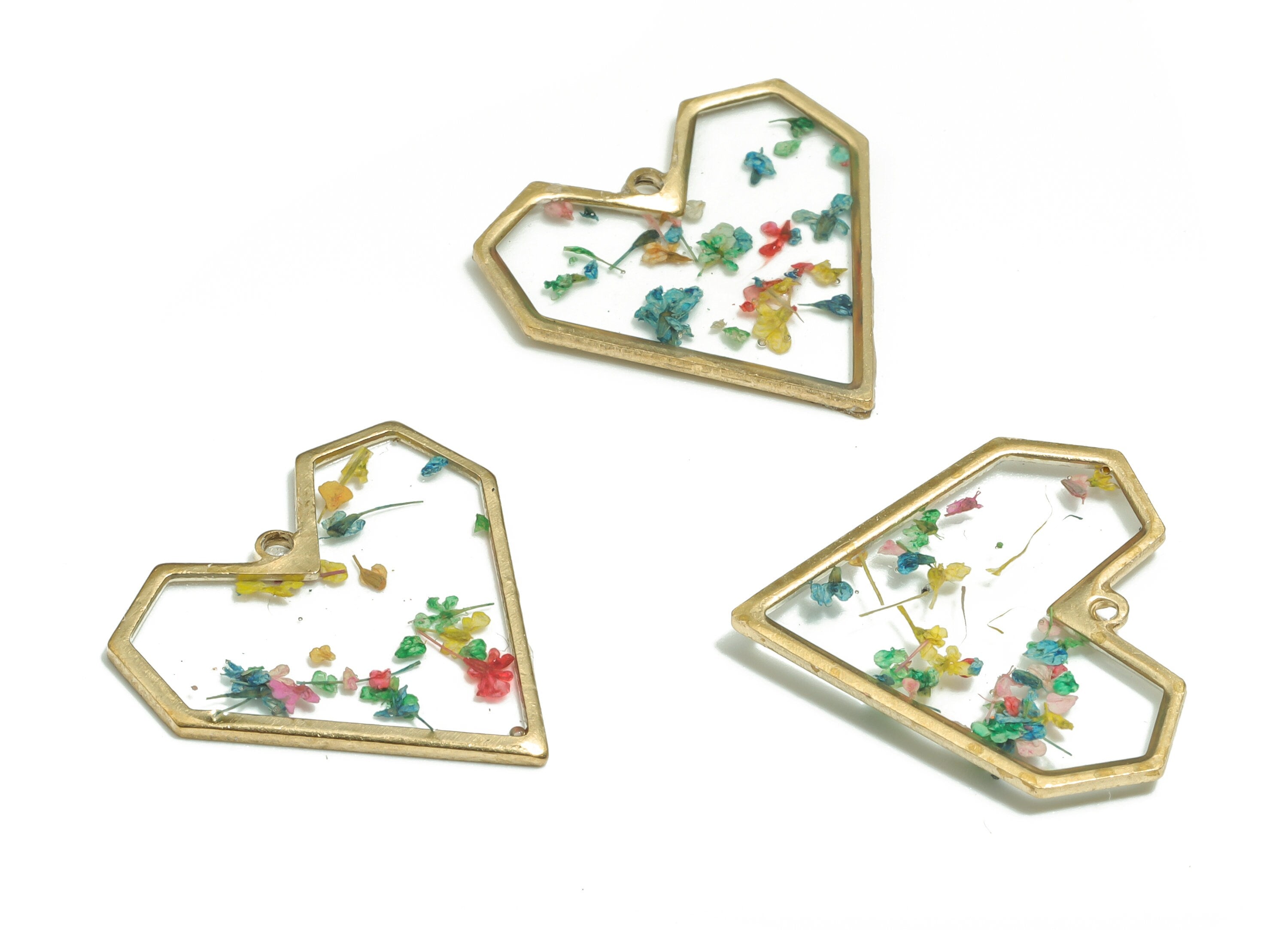Epoxy Resin Heart Earring Charms – Resin Dried Real Flower Pendant - Raw Brass Love Heart Charm – Jewelry Supplies - 19.75x19.6x2mm - RC1193 - DOMEDBAZAAR