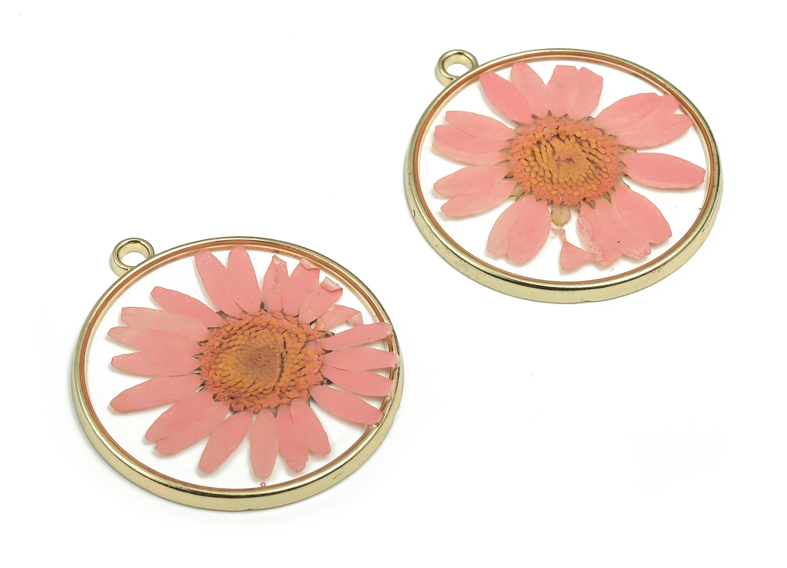 Alloy Round Real Flower Charms - Real Dried Flower Epoxy Pendant - Gold Tone Plated Alloy – Jewelry Supplies - 32.65x29.43x2.43mm - ZZ1971 - DOMEDBAZAAR