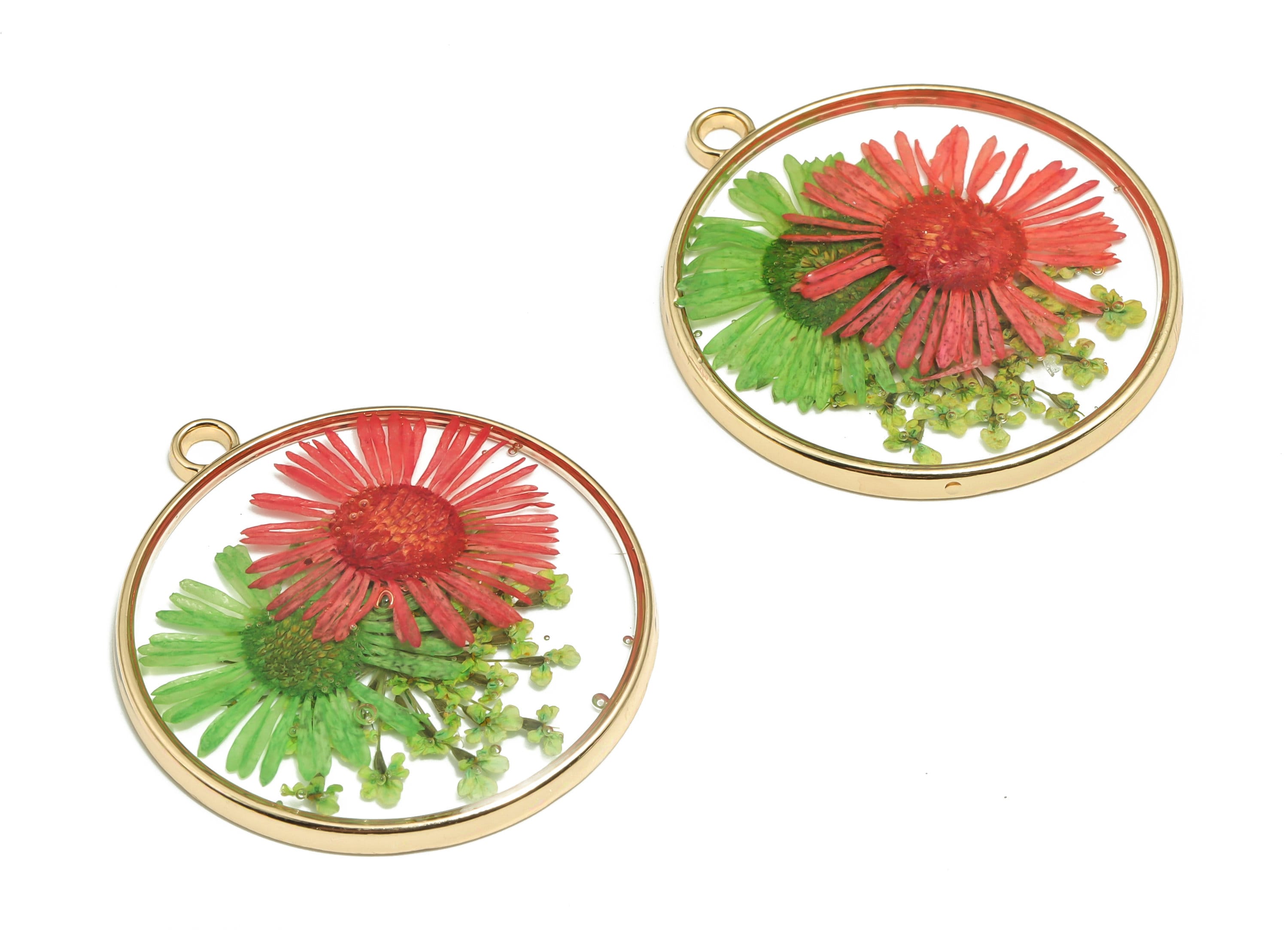 Resin Round Earring Charms - Resin Real Dried Flower Pendant - Gold Tone Plated Alloy  - Jewelry Supplies - 32.6x29.39x2.93mm - RC1143B - DOMEDBAZAAR