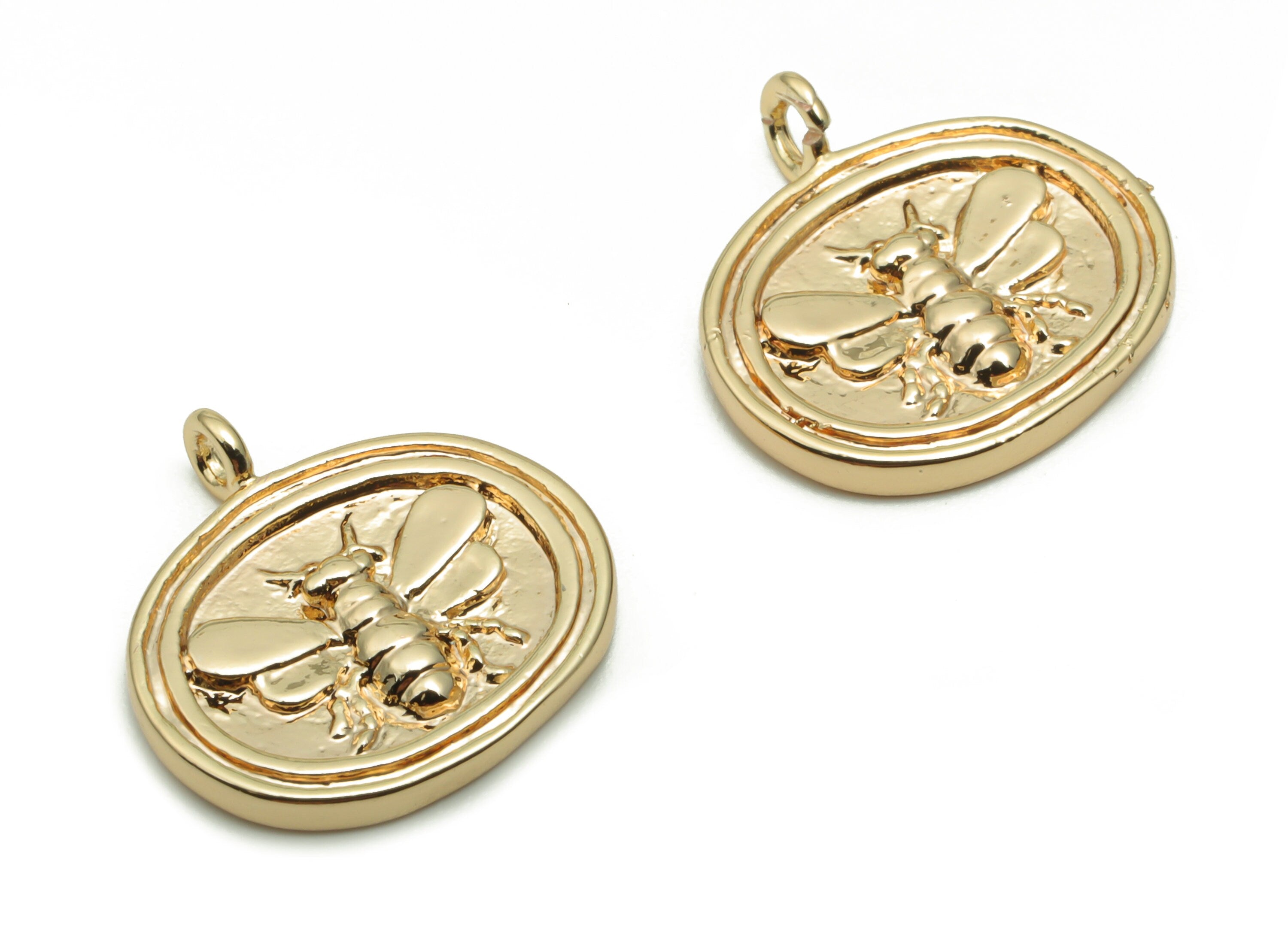 Brass Oval Bee Earring Charms - Gold Bee Oval Pendant - 18K Real Gold Plated Brass - Jewelry Making Supplies - 17.81x14.77x1.66mm - RGP4242 - DOMEDBAZAAR