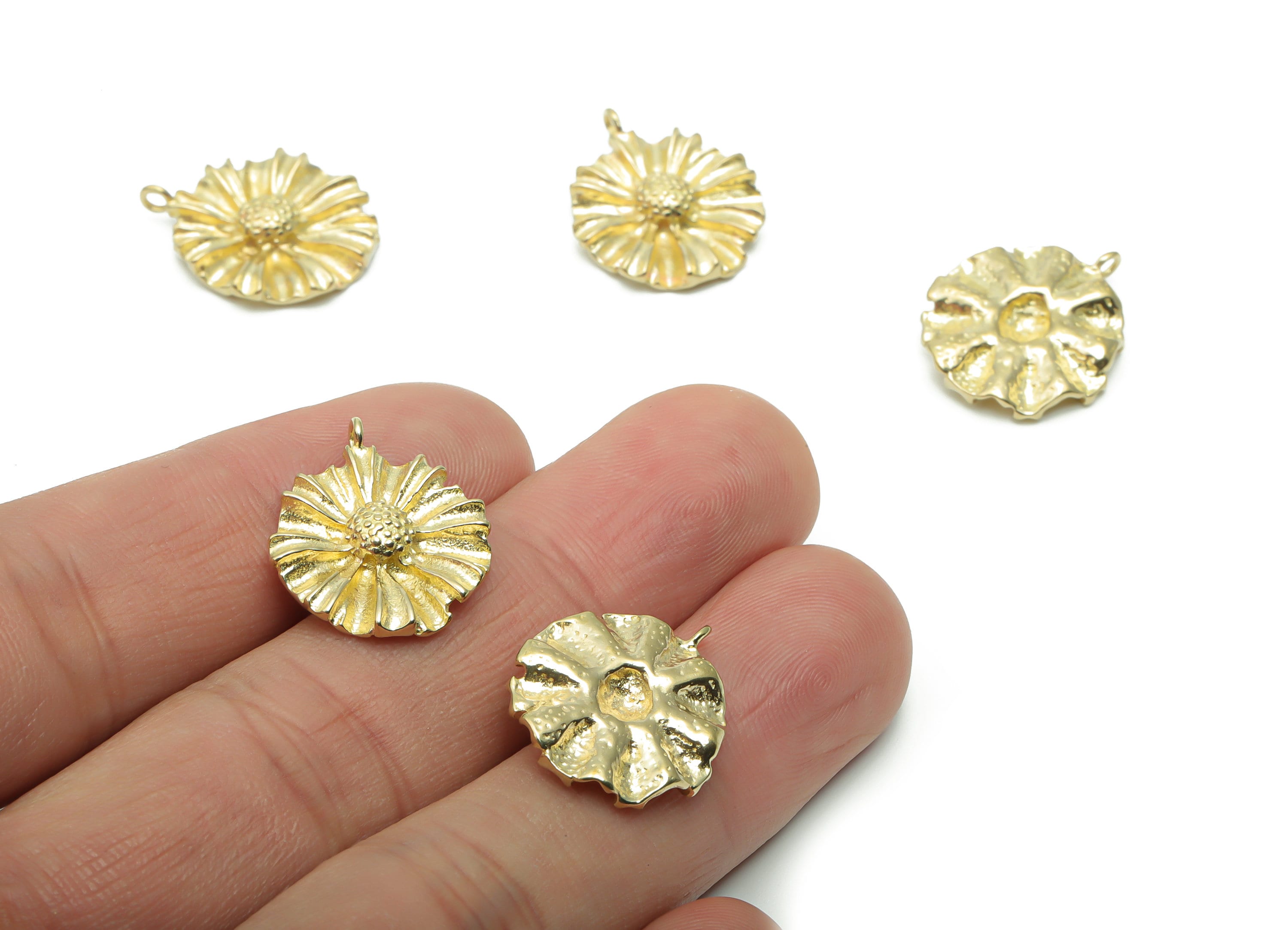 Brass Hammered Sunflower Earring Charms - Raw Brass Flower Pendant - Jewelry Making Supplies - 20.4x16.5x3.75mm - PP5063 - DOMEDBAZAAR